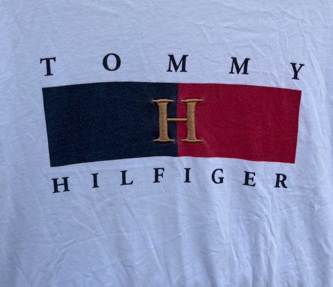 Tommy Hilfiger Vintage Tommy Hilfiger Block Logo T-Shirt Size US XXL / EU 58 / 5 - 3 Thumbnail