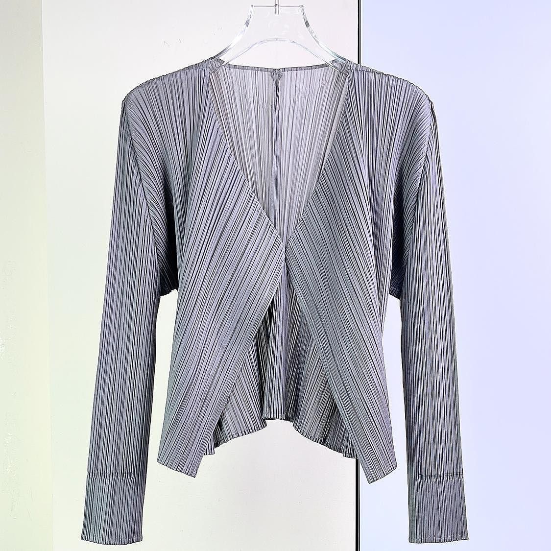 Pleats Please Issey Miyake PLEATS PLEASE ISSEY MIYAKE Pleated Cardigan Size 3 Size M / US 6-8 / IT 42-44 - 1 Thumbnail