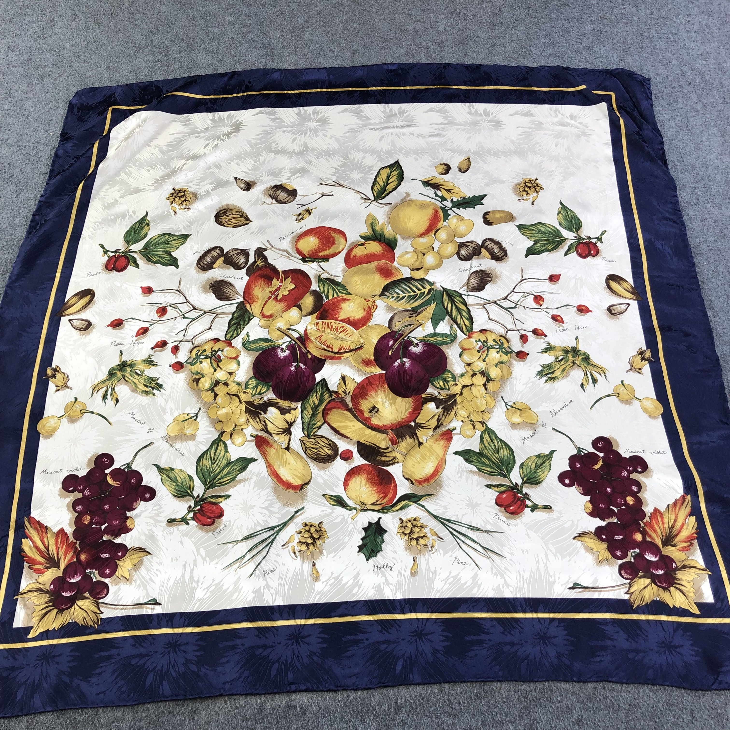 Vintage Luxury Hand Rolled Silk Scarf M491 Size ONE SIZE - 1 Thumbnail