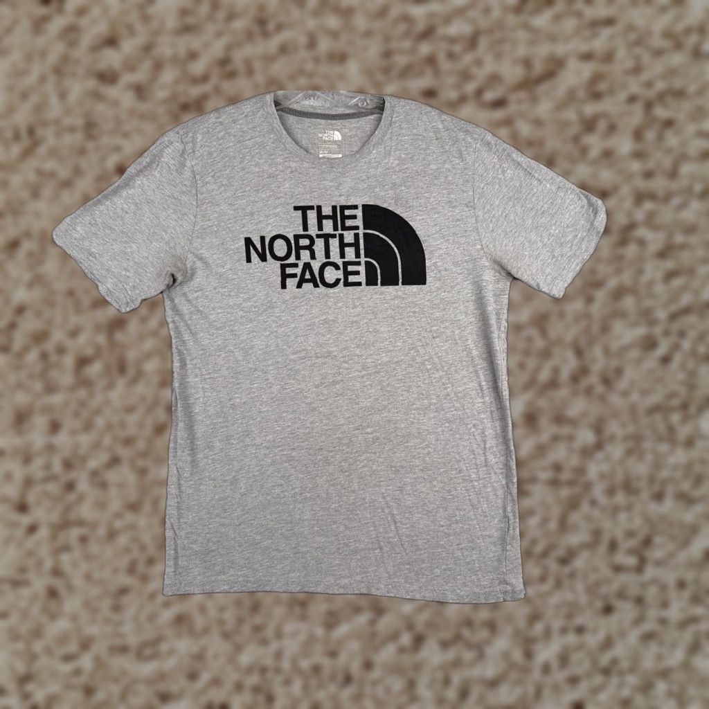 The North Face The North Face Gray Shirt Men Medium Short Sleeve Crew Neck Cotton Blend Outdoor T-Shirt Mens Size US M / EU 48-50 / 2 - 1 Thumbnail