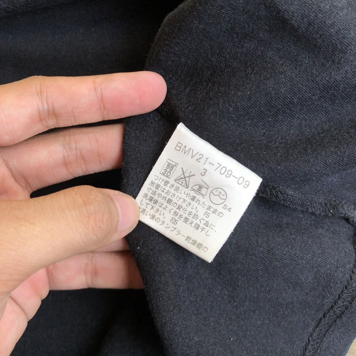 Burberry Vintage Burberry Black Label V Neck Longslevee Black Luxury Size US L / EU 52-54 / 3 - 12 Thumbnail