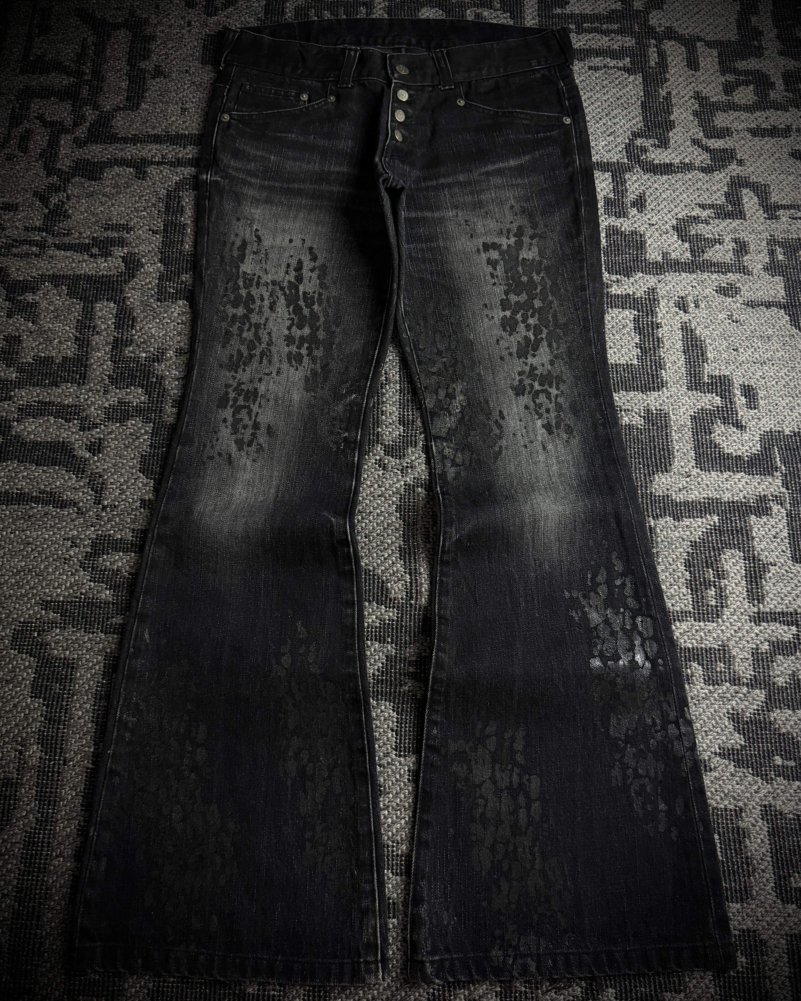 Tornado Mart Tornado Mart Black Leopard Coated Fade Flared Denim Size US 33 - 2 Thumbnail