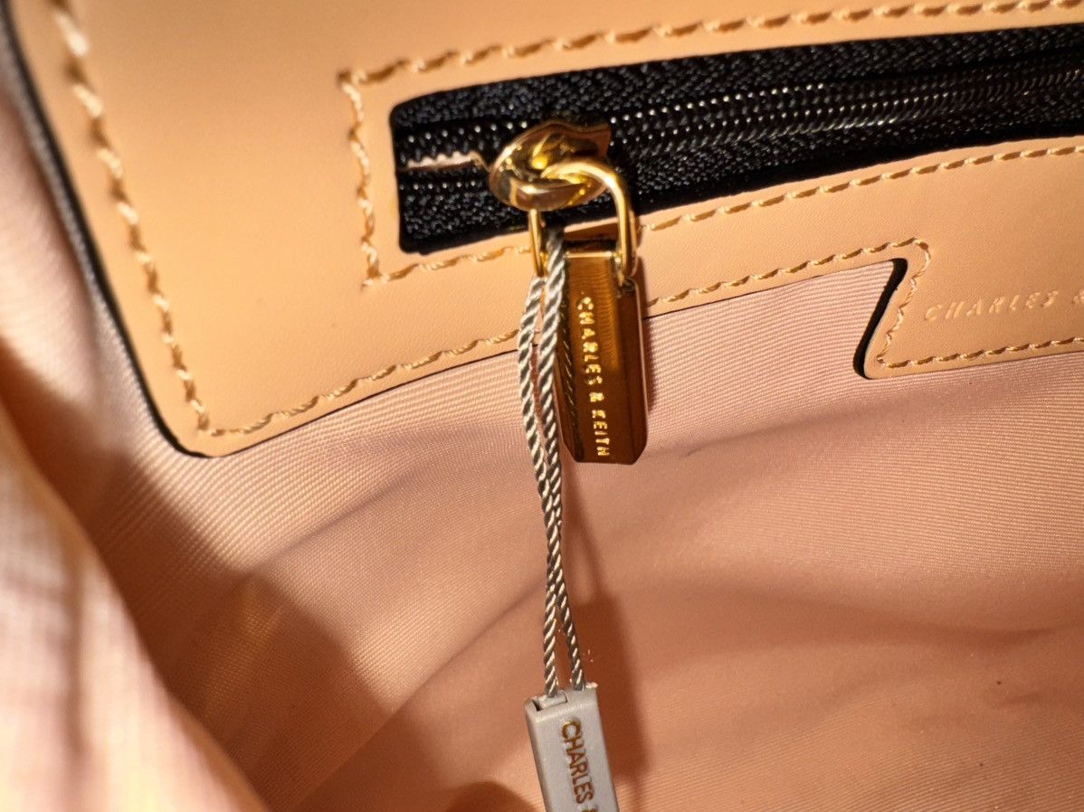 Other Charles & Keith Top Handel Bag Size ONE SIZE - 4 Thumbnail
