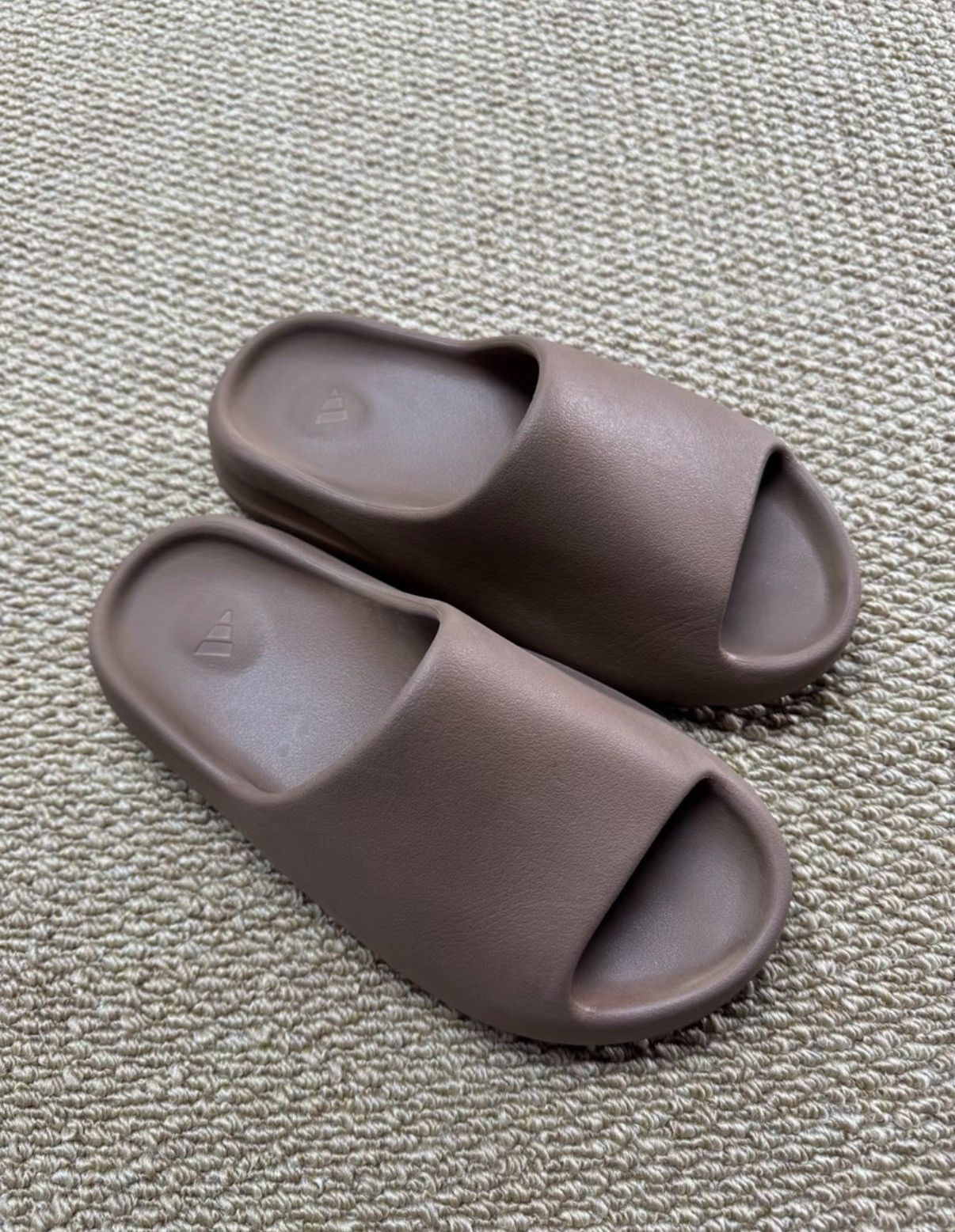 Adidas Adidas Yeezy Slide Flax FZ5896 K37 Size US 9 / IT 39 - 1 Thumbnail