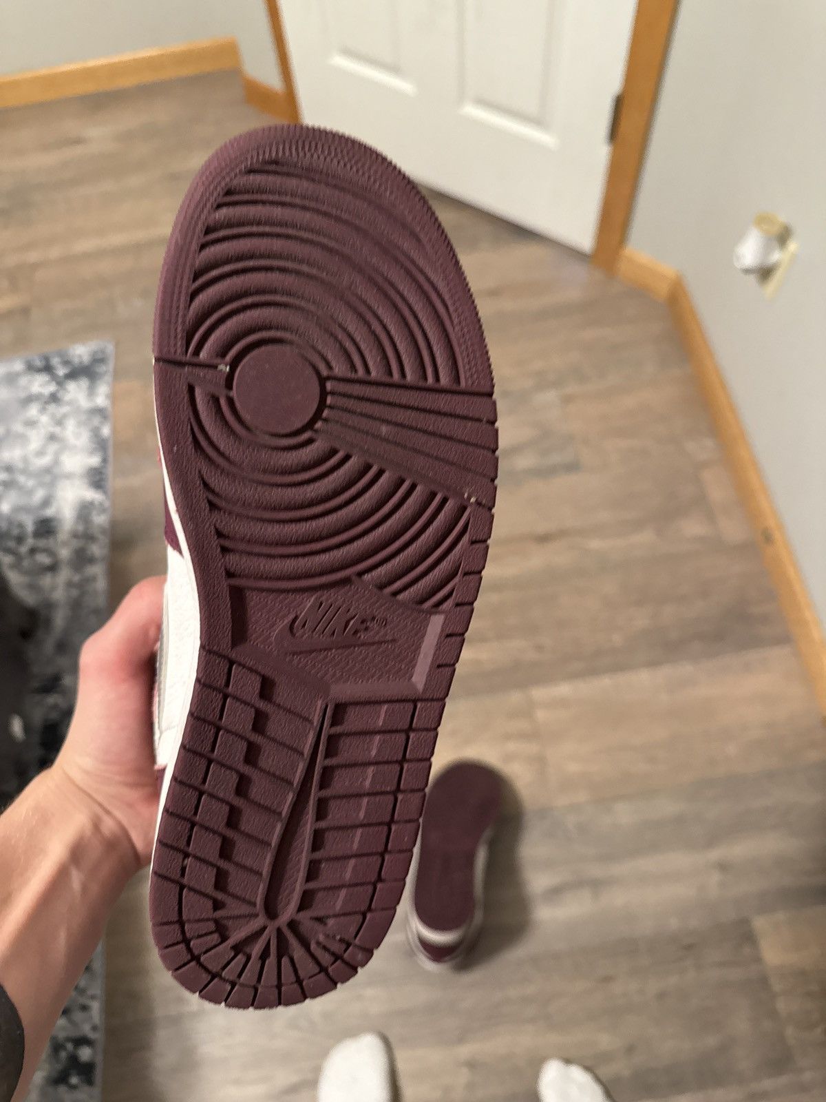 Jordan Brand × Nike Jordan 1 Bordeaux high Size US 10 / EU 43 - 4 Thumbnail