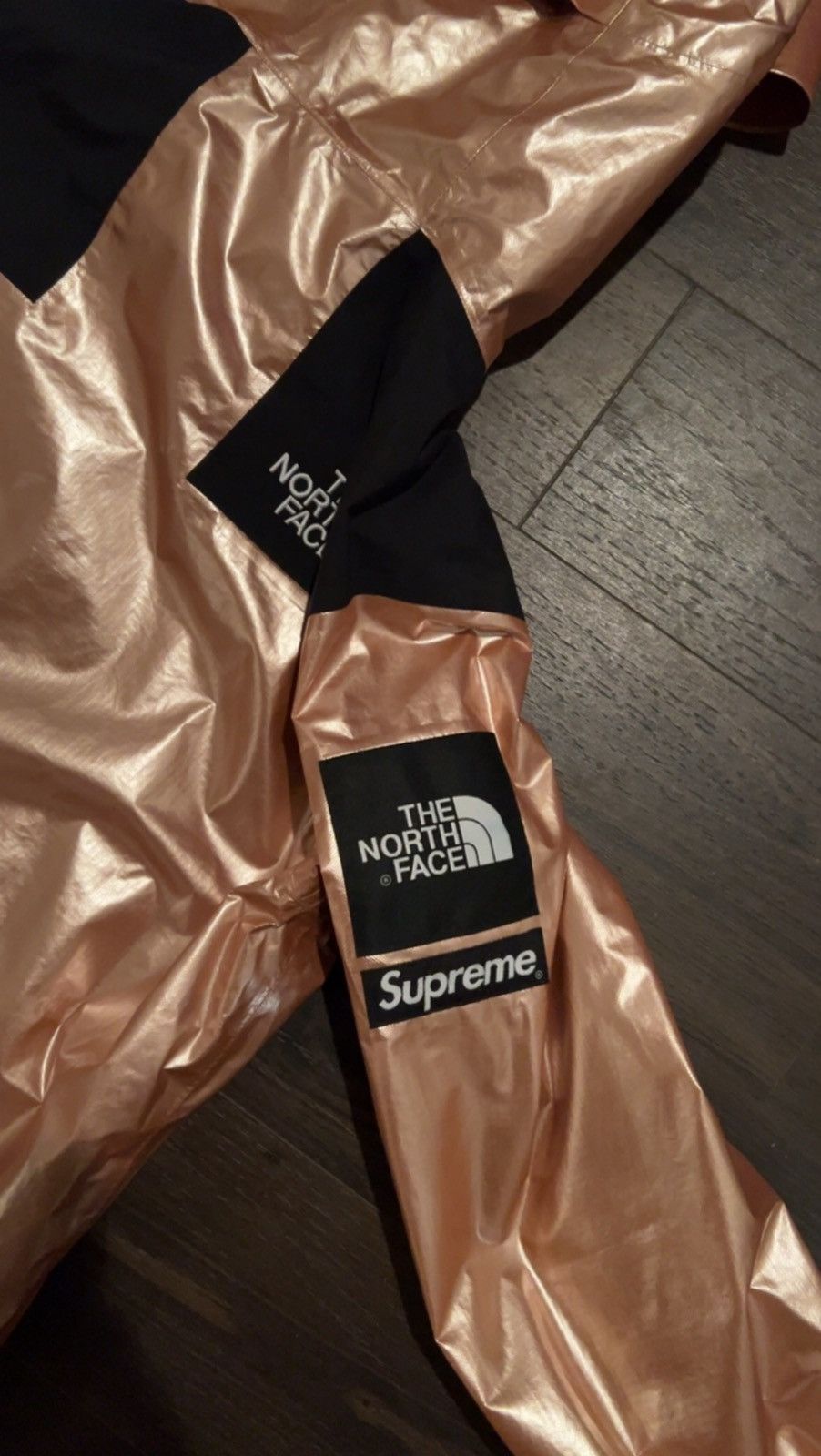 Supreme × The North Face Supreme x The North Face Metallic Mountain Parka Rose Gold Size US S / EU 44-46 / 1 - 3 Thumbnail