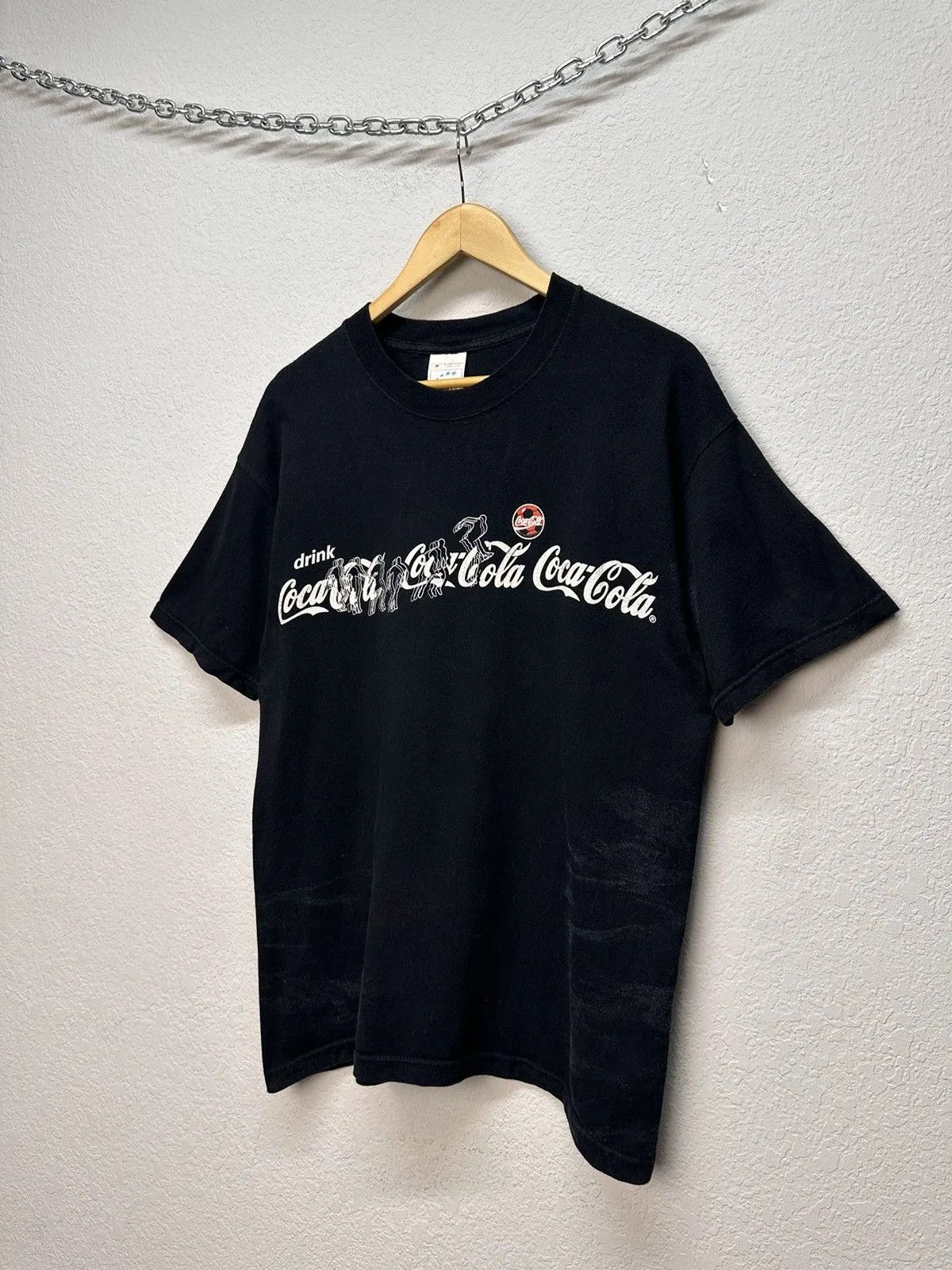 Coca Cola Vintage Usa Coca Cola Y2k Distressed Faded opium Red T-shirt Size US M / EU 48-50 / 2 - 2 Thumbnail