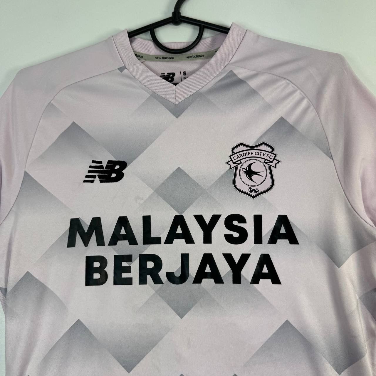 New Balance New Balance Cardiff City FC Away Jersey Pink Mens Size S Size US S / EU 44-46 / 1 - 2 Thumbnail