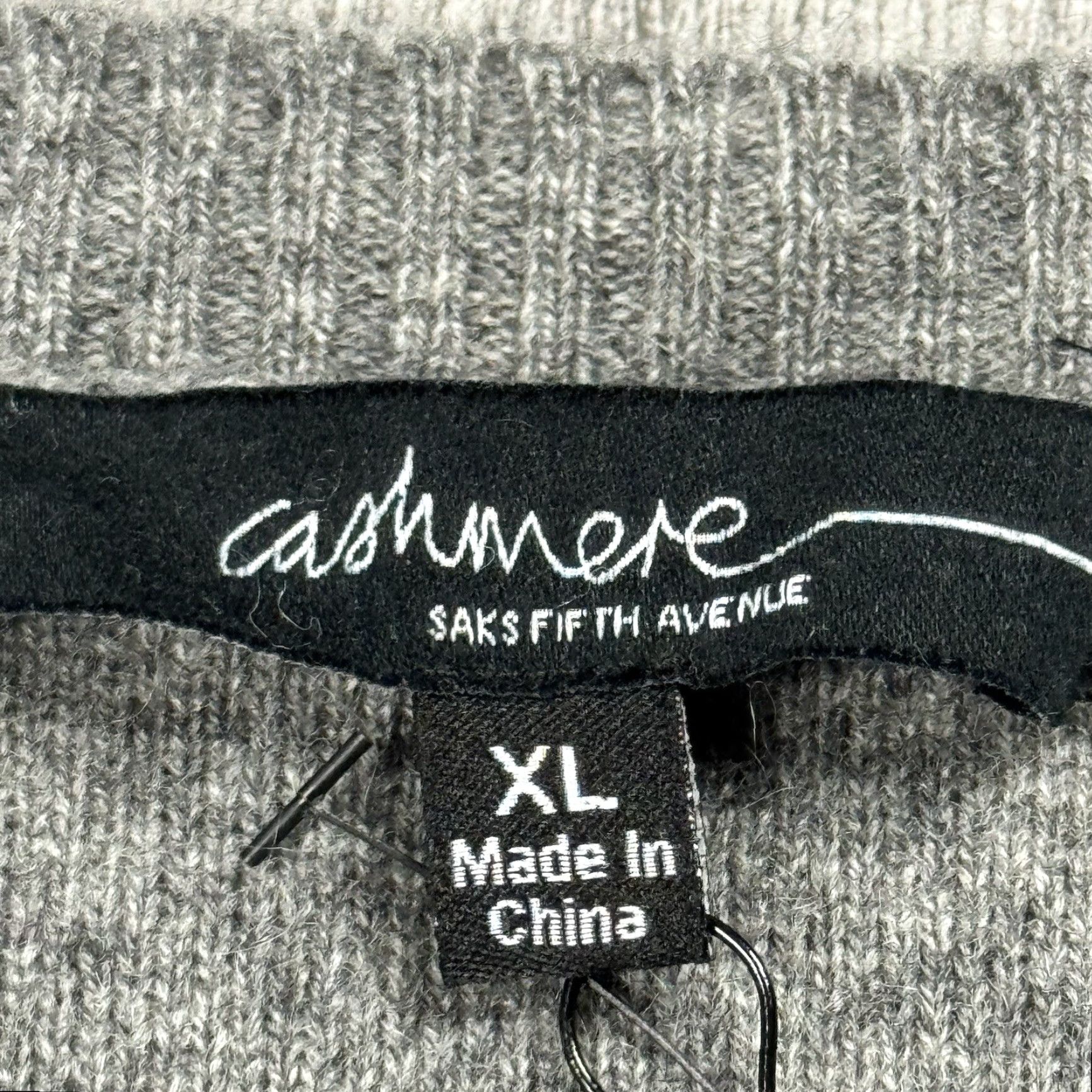 Saks Fifth Avenue VINTAGE Saks Fifth Avenue Men's Sweater XL Fall Casual Striped Cashmere V-Neck Pullover Size US XL / EU 56 / 4 - 4 Thumbnail