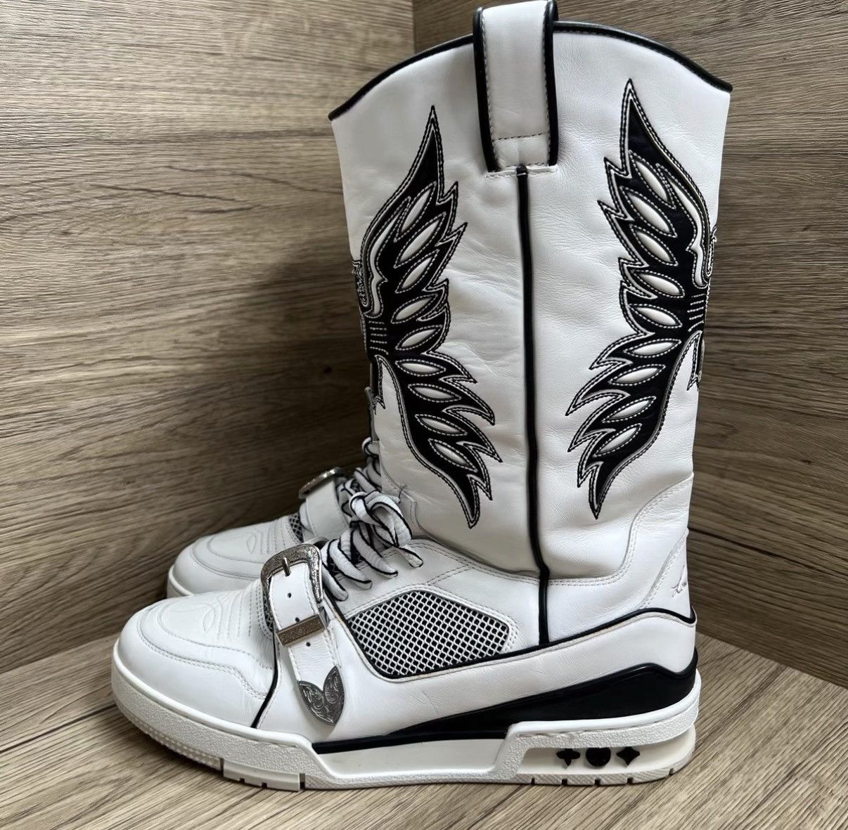 Louis Vuitton Louis Vuitton Trainer Pattern High-top Sneakers J41 Size US 8.5 / EU 41-42 - 1 Thumbnail