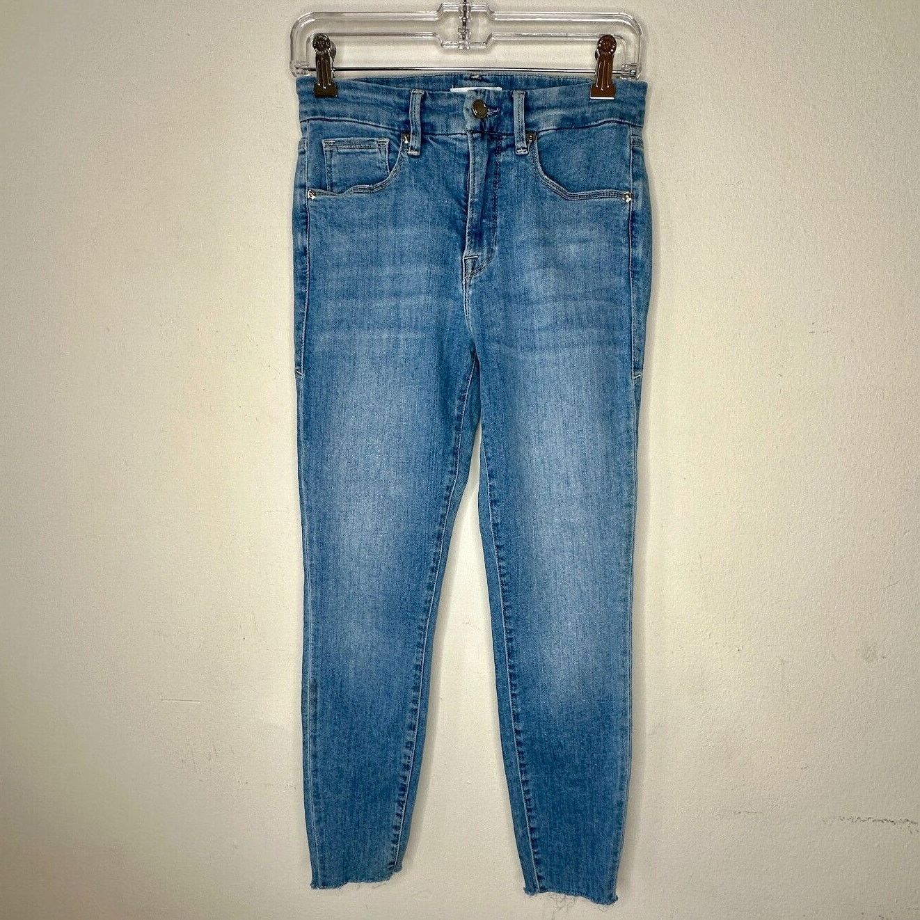 Good American Good American Blue Good Legs Cropp Mid-Rise Booty Shaping 28 Size 28" / US 6 / IT 42 - 7 Thumbnail