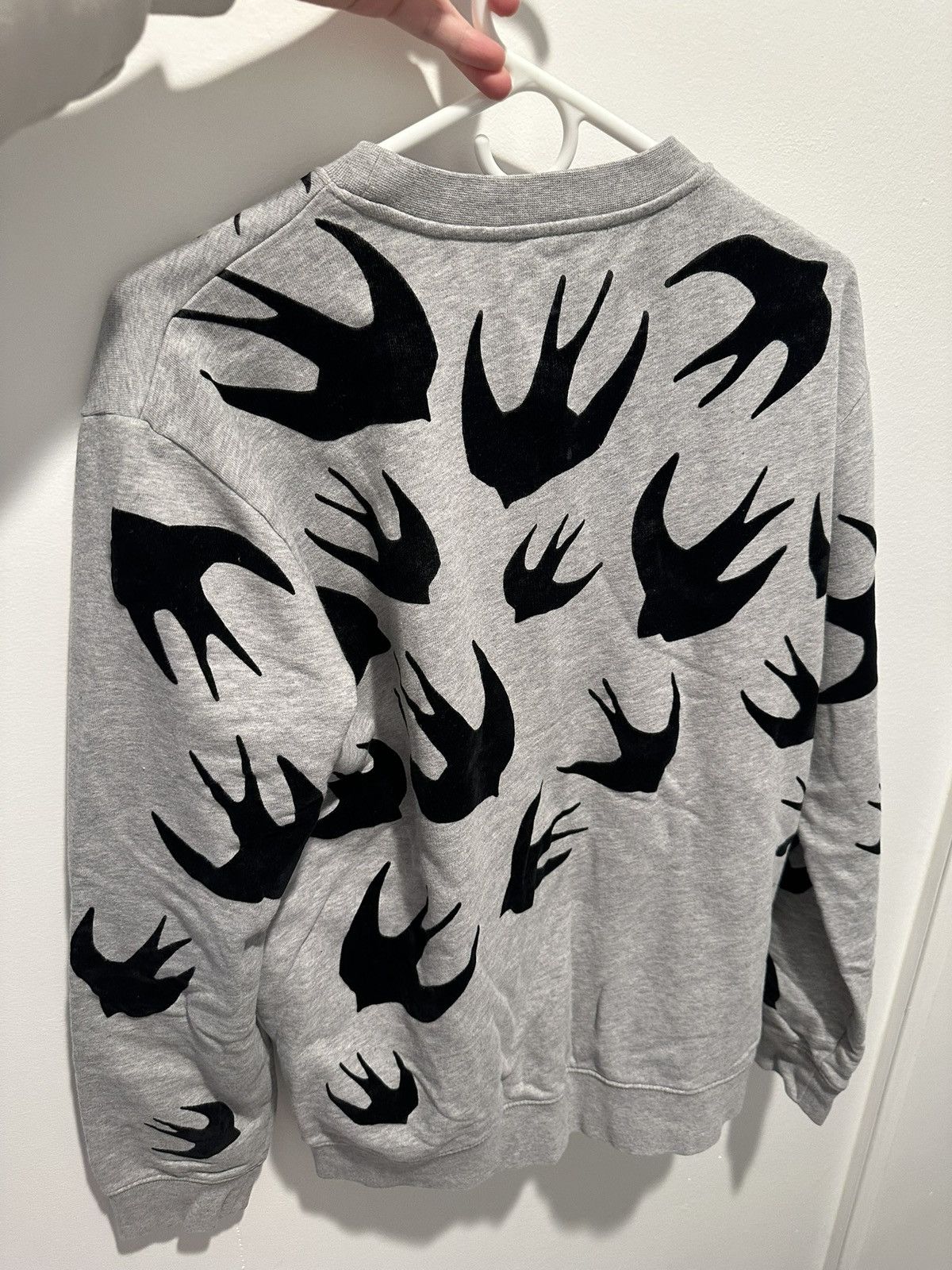Alexander McQueen McQ by Alexander McQueen Swallow Print Sweatshirt – Size L Size US L / EU 52-54 / 3 - 11 Thumbnail