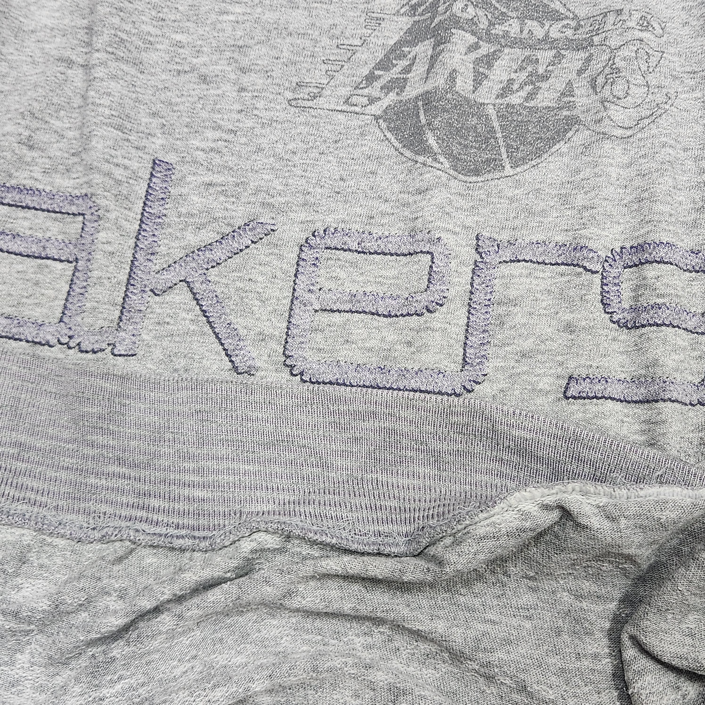 NBA × Vintage Vintage 1990s L.A. Lakers Distressed Sweater Size US XL / EU 56 / 4 - 5 Thumbnail