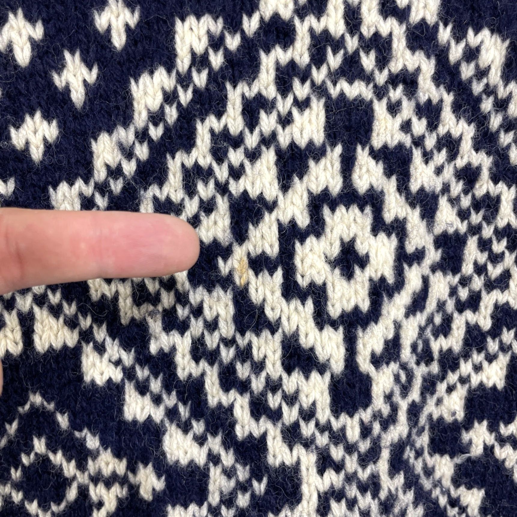 Gap VINTAGE Gap Clothing Co Sweater Wool Blue & White Fair Isle Ski Pullover Women M Crew Neck Geometric Christmas Retro 80s Ski Girls Ladies Size M / US 6-8 / IT 42-44 - 7 Thumbnail