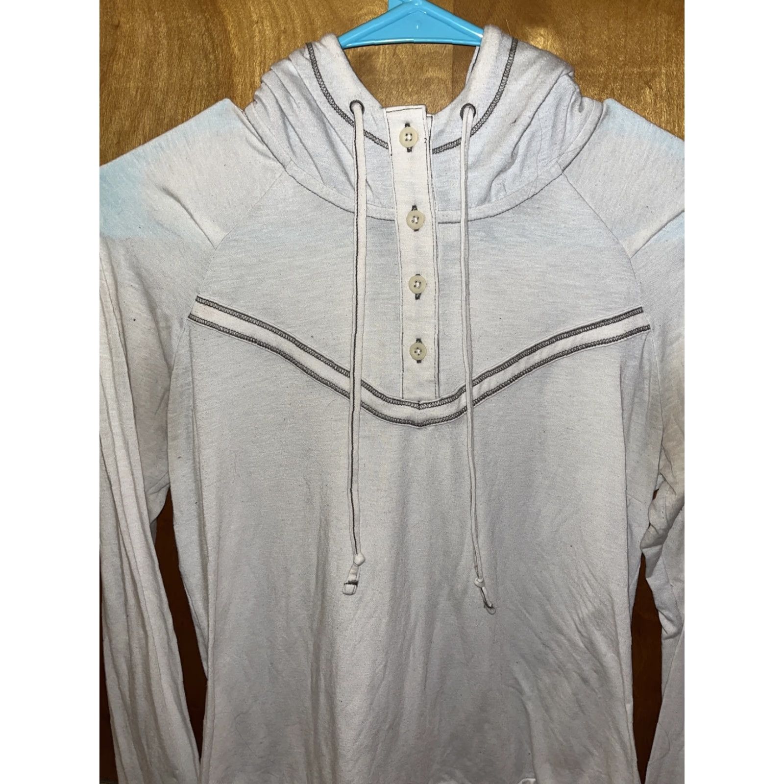 The North Face North Face Hoodie Shirt White Ladies Size Small W/Thumb Holes Active Wear Size S / US 4 / IT 40 - 2 Thumbnail