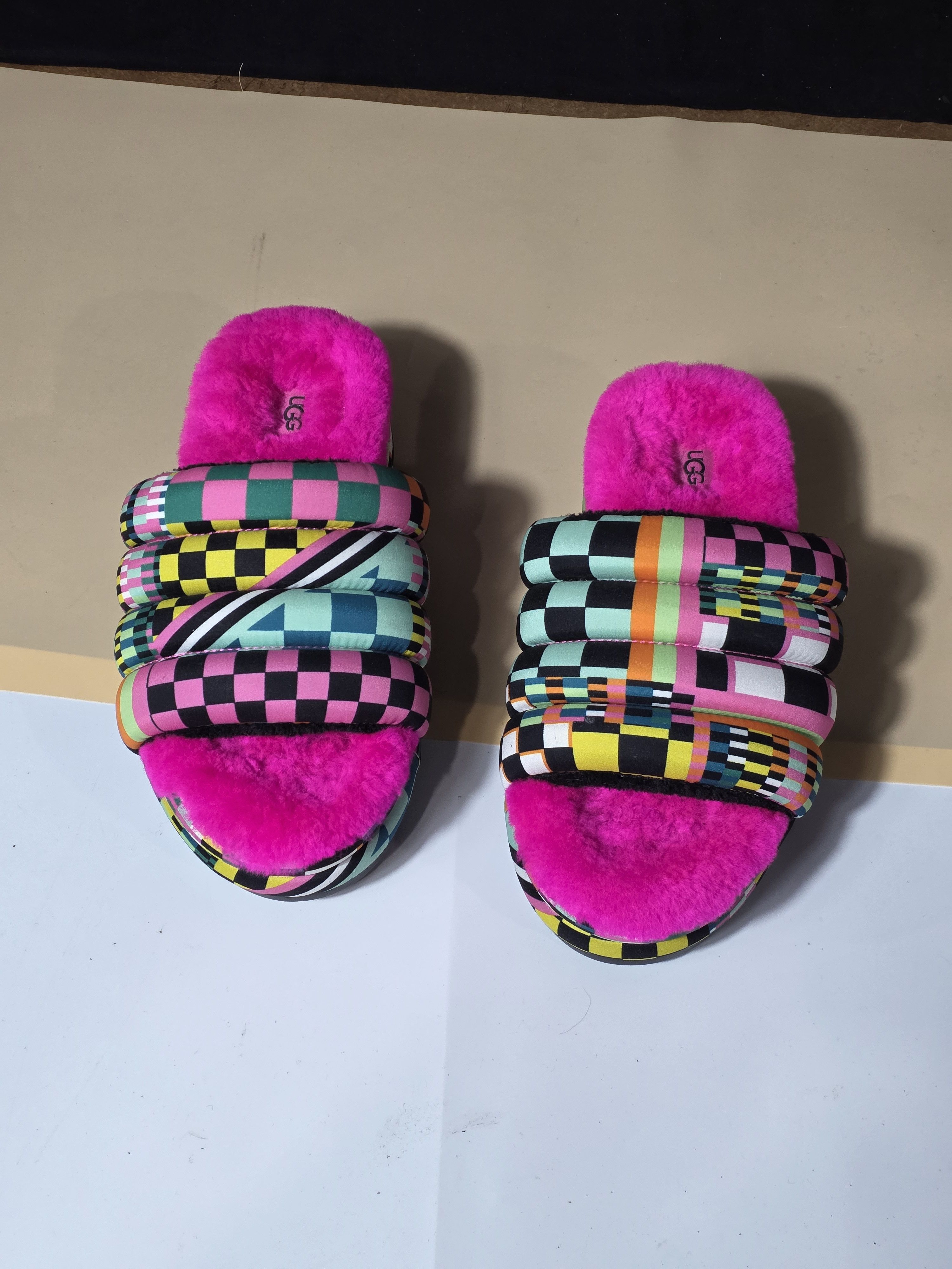 Ugg UGG Colorblock Puffy Slide Slippers Women’s Size 8 Size US 8 / IT 38 - 1 Thumbnail