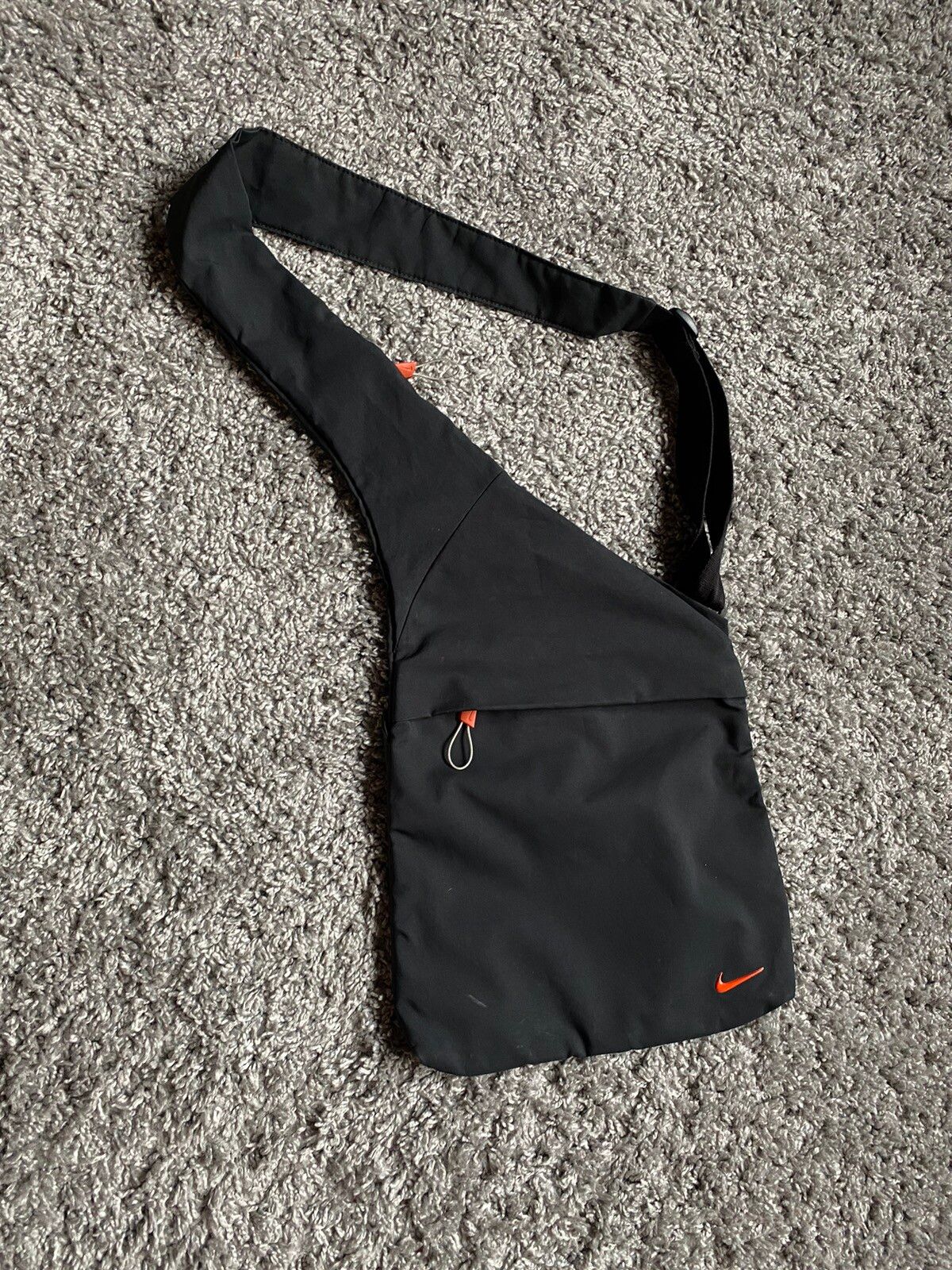 Pre-owned Nike X Vintage Nike Vintage Basic Logo Multi Pocket Sling Bag In Black