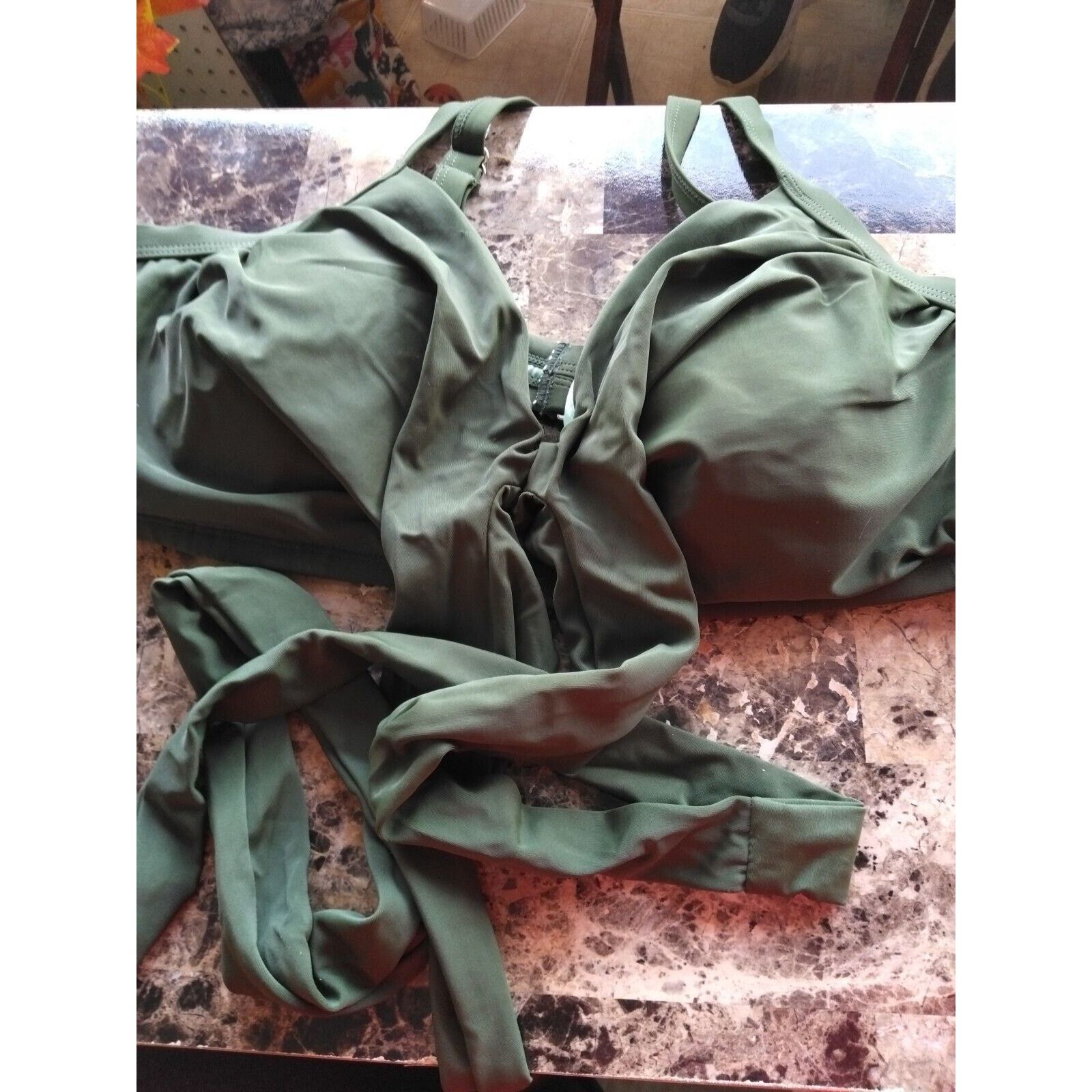 Other Cupshe Olive Green Size 1xl Bikini Top Nwt Size XL / US 12-14 / IT 48-50 - 1 Thumbnail