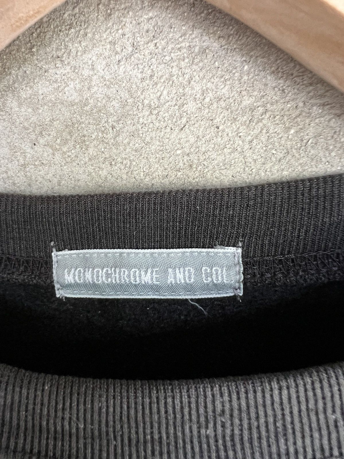 Vintage Vintage Monochrome And Col Surfing Sweatshirt Size US L / EU 52-54 / 3 - 4 Thumbnail