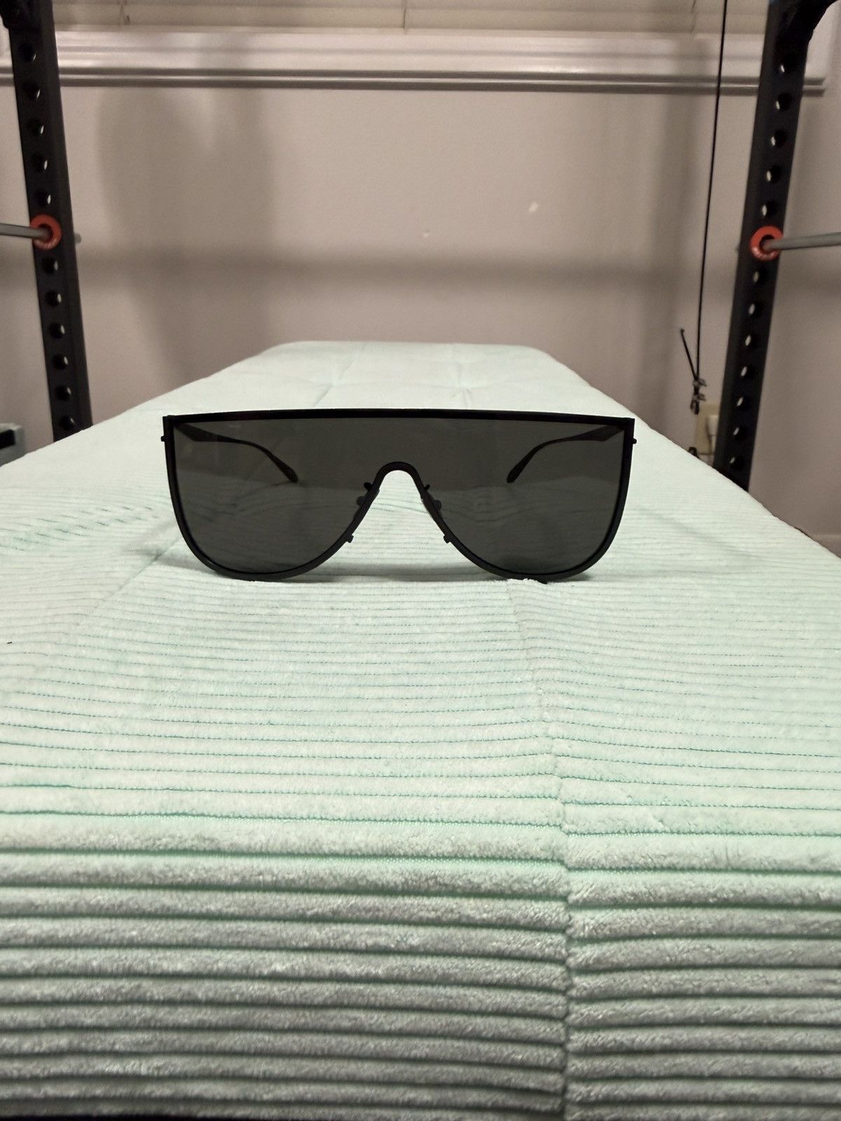 Alaia NWT Alaïa AA0094S Shield Sunglasses - Black Size ONE SIZE - 1 Thumbnail
