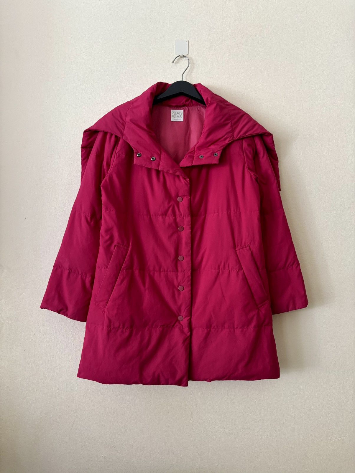 Pleats Please Issey Miyake Pleats Please Down Jacket Hot Pink / Magenta Size S / US 4 / IT 40 - 1 Thumbnail