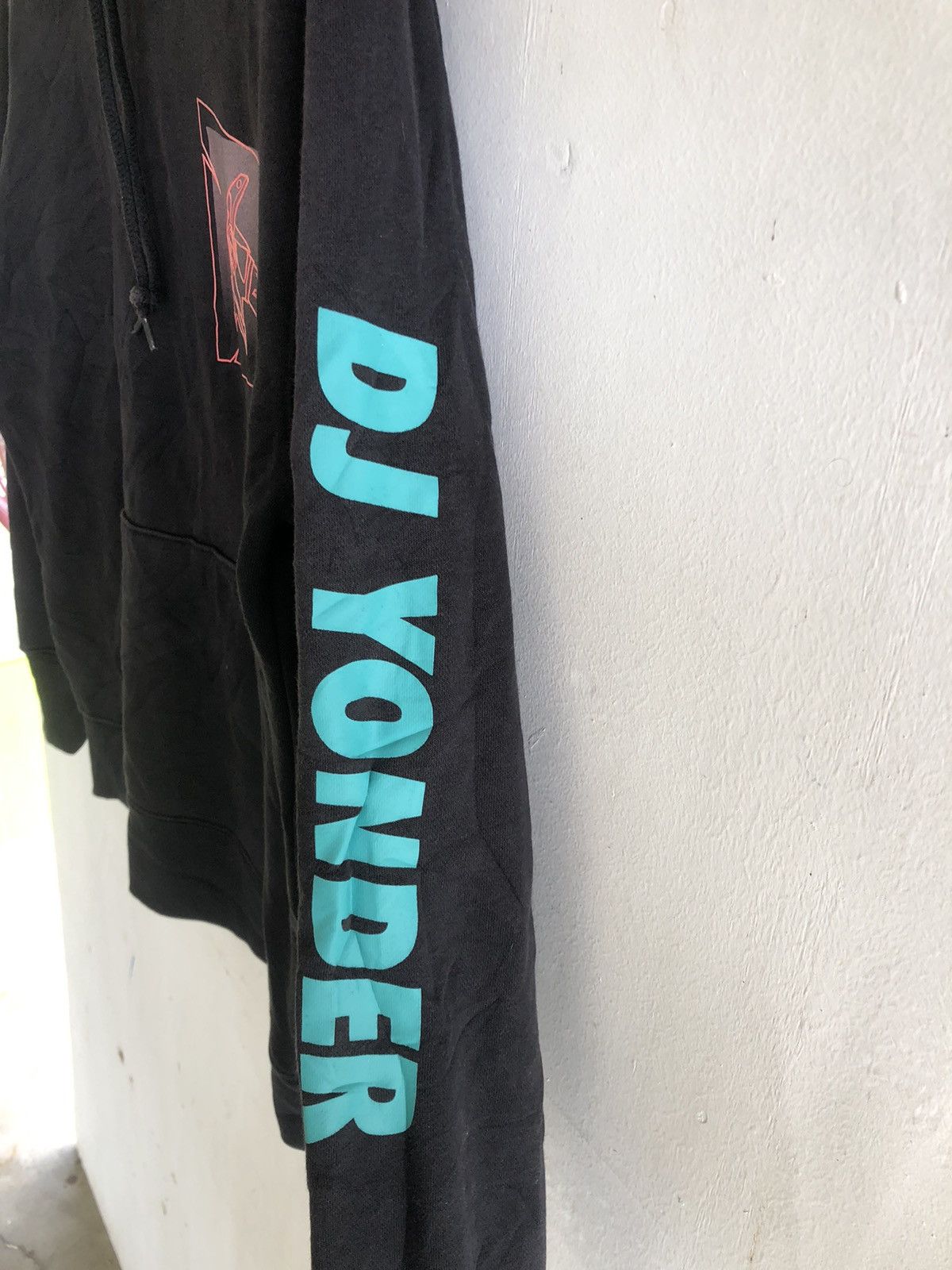 Japanese Brand × Uniqlo Vintage Y2k Uniqlo Feat Fortnite DJ younder Size US M / EU 48-50 / 2 - 3 Thumbnail