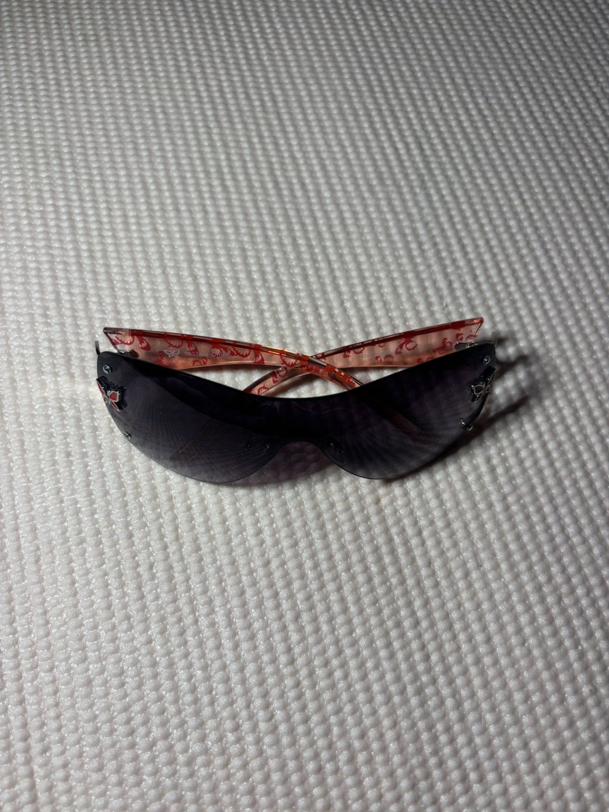 Vintage Y2K butterfly sunglasses Size ONE SIZE - 2 Thumbnail