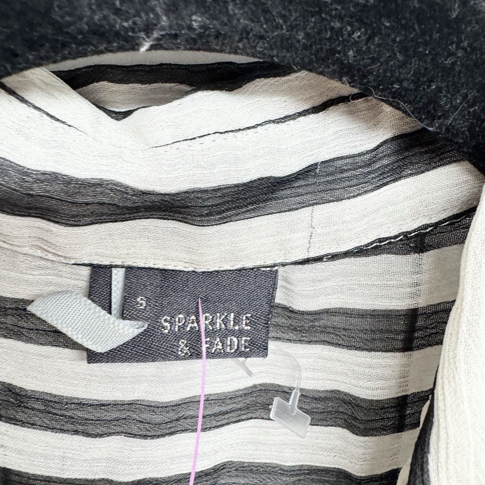 Other Sparkle & Fade Shirt Sz Small Sleeveless Button Up Blouse Size S / US 4 / IT 40 - 3 Thumbnail