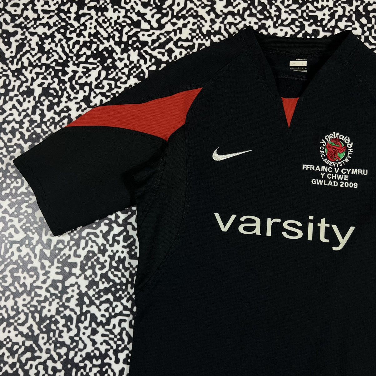 Nike Vintage Y2K Wales 10 Michalak Rugby Jersey Size US L / EU 52-54 / 3 - 11 Thumbnail