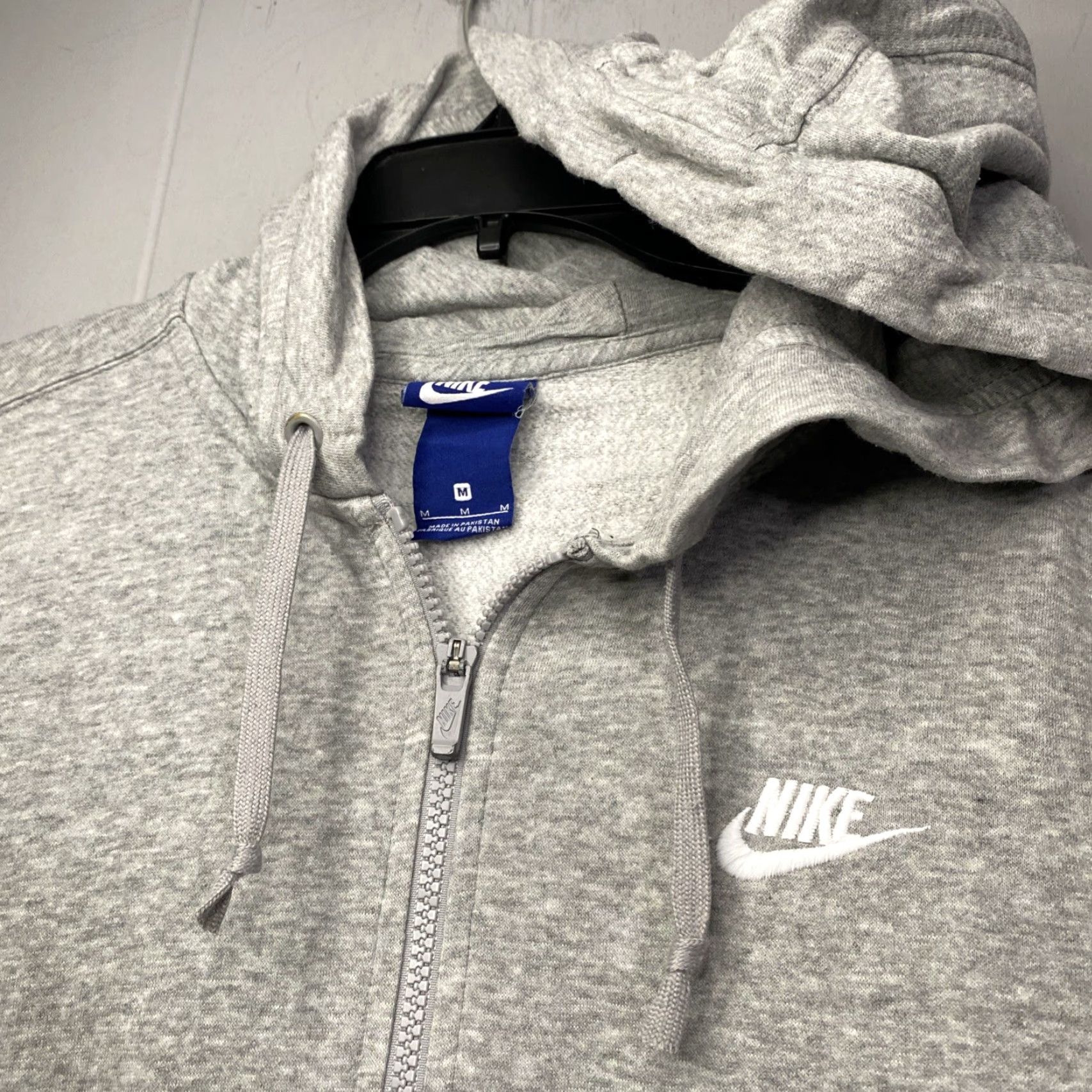 Nike Nike Hoodie Womens Small Grey Cropped Zip Up Full Zip Hooded Pockets Logo Activewear, 90s? No, not applicable. Size M / US 6-8 / IT 42-44 - 2 Thumbnail