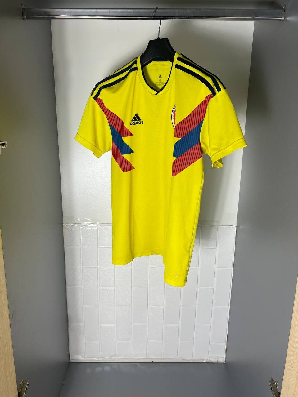 Adidas VINTAGE ADIDAS COLUMBIA RETRO SOCCER JERSE BLOKE Y2K Size US M / EU 48-50 / 2 - 4 Thumbnail