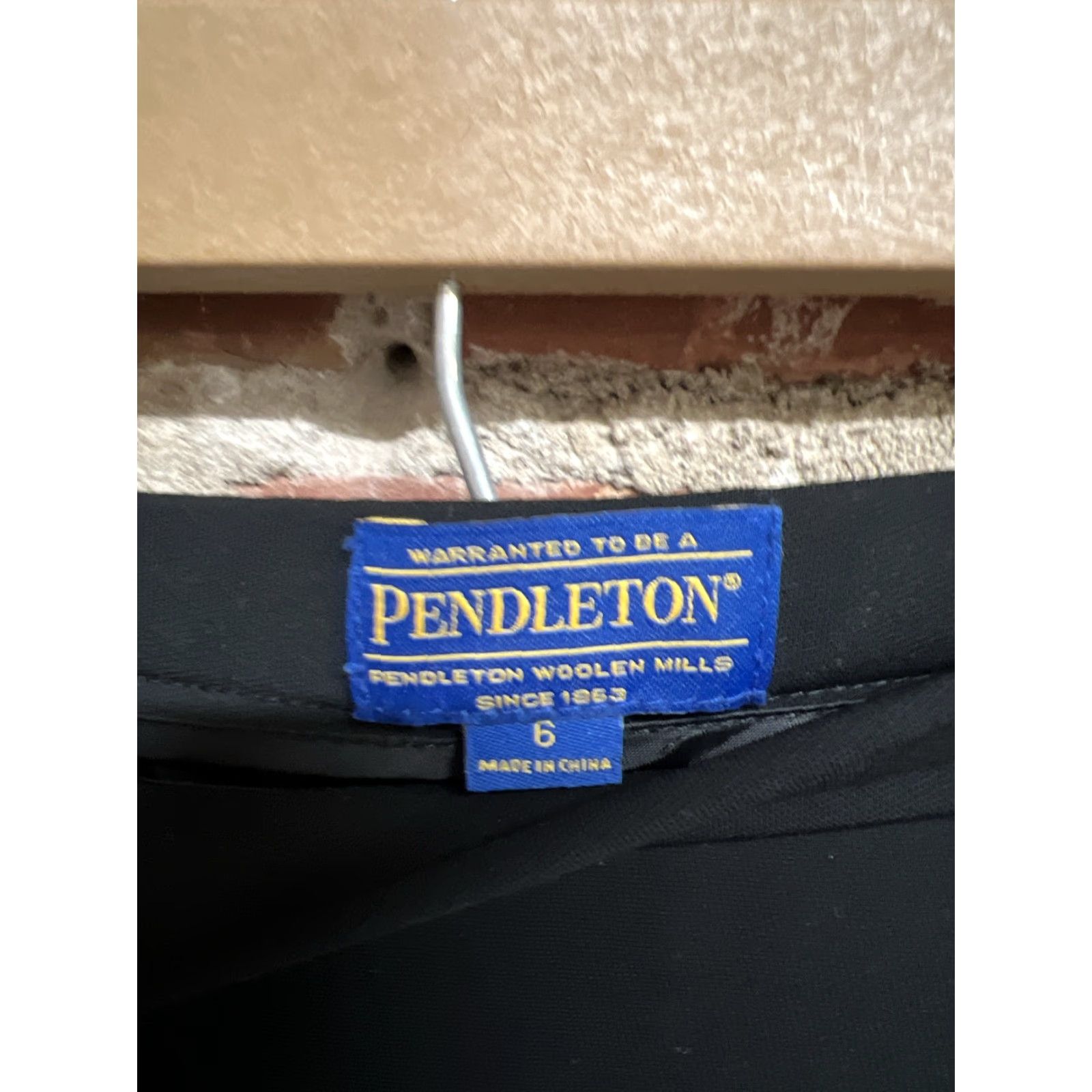 Pendleton VINTAGE Pendleton Skirt Women Black Polyester Midi Straight & Pencil 6 Regular Lined Wool 6 Women Black Mens Girls Size 28" / US 6 / IT 42 - 3 Thumbnail