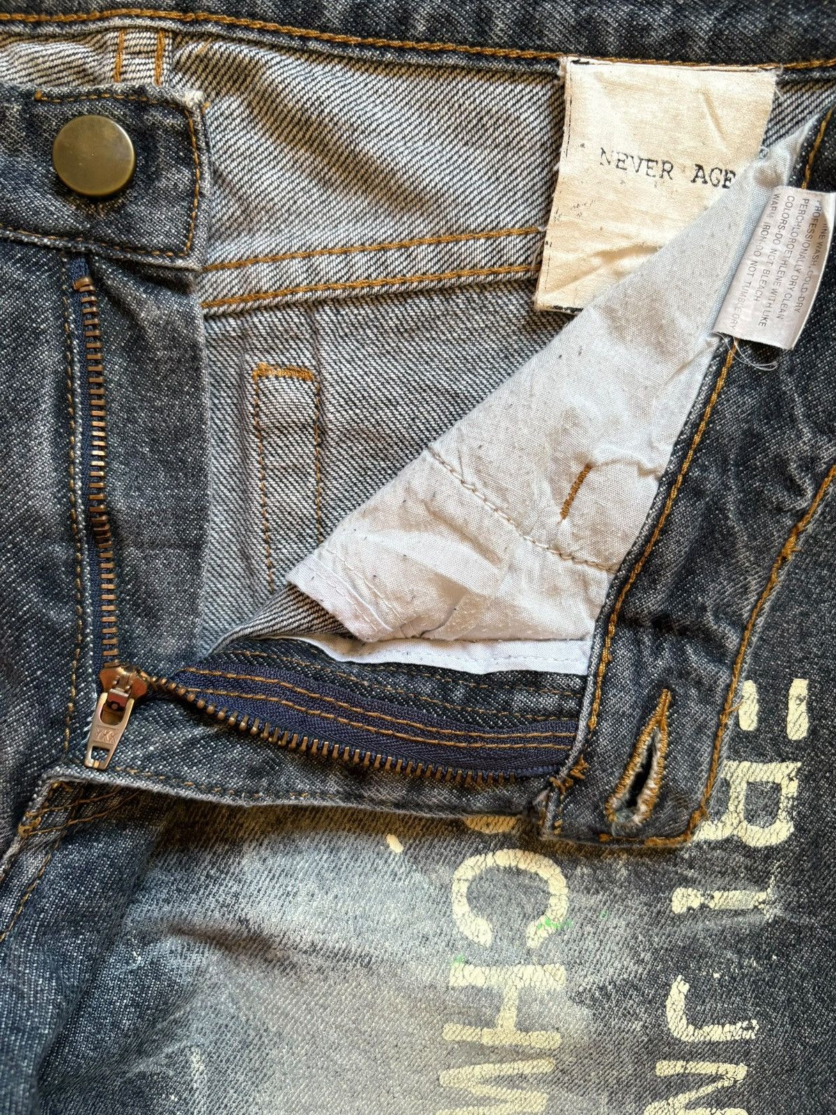 Japanese Brand Vintage Japanese Brand Faded Wash Printed Flare Jeans Size 30" / US 8 / IT 44 - 9 Thumbnail