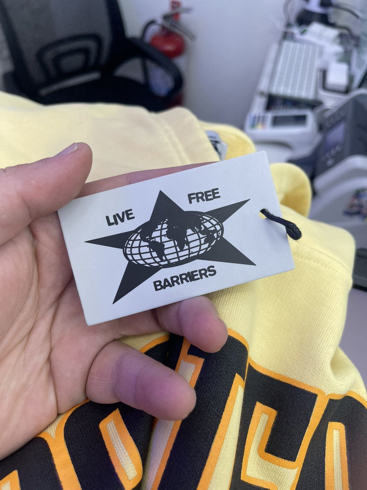 Barriers Barriers “leadership” hoodie (yellow) Size US XL / EU 56 / 4 - 4 Thumbnail