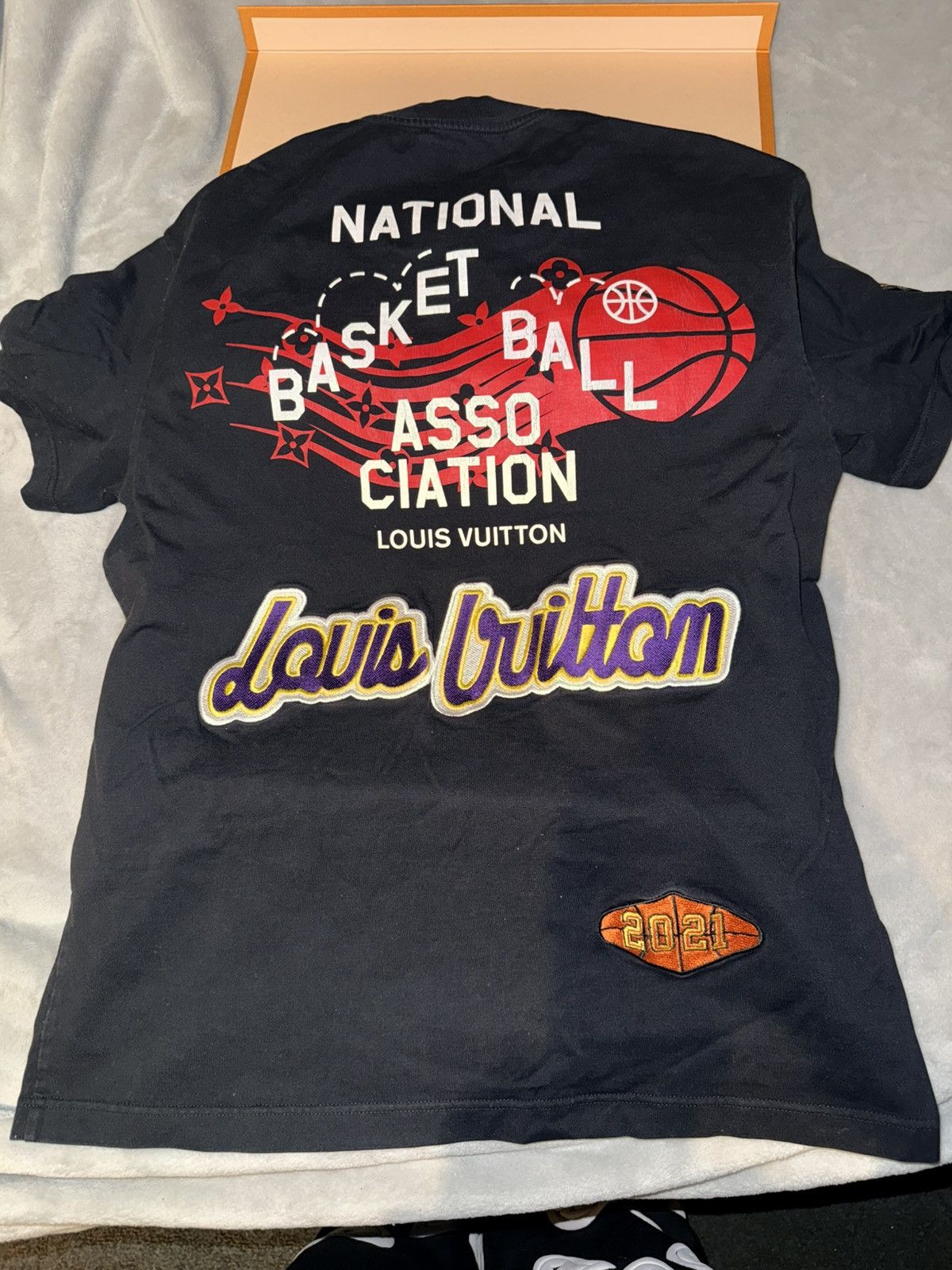 Louis Vuitton × NBA Louis Vuitton x NBA Shirt Size US M / EU 48-50 / 2 - 3 Thumbnail