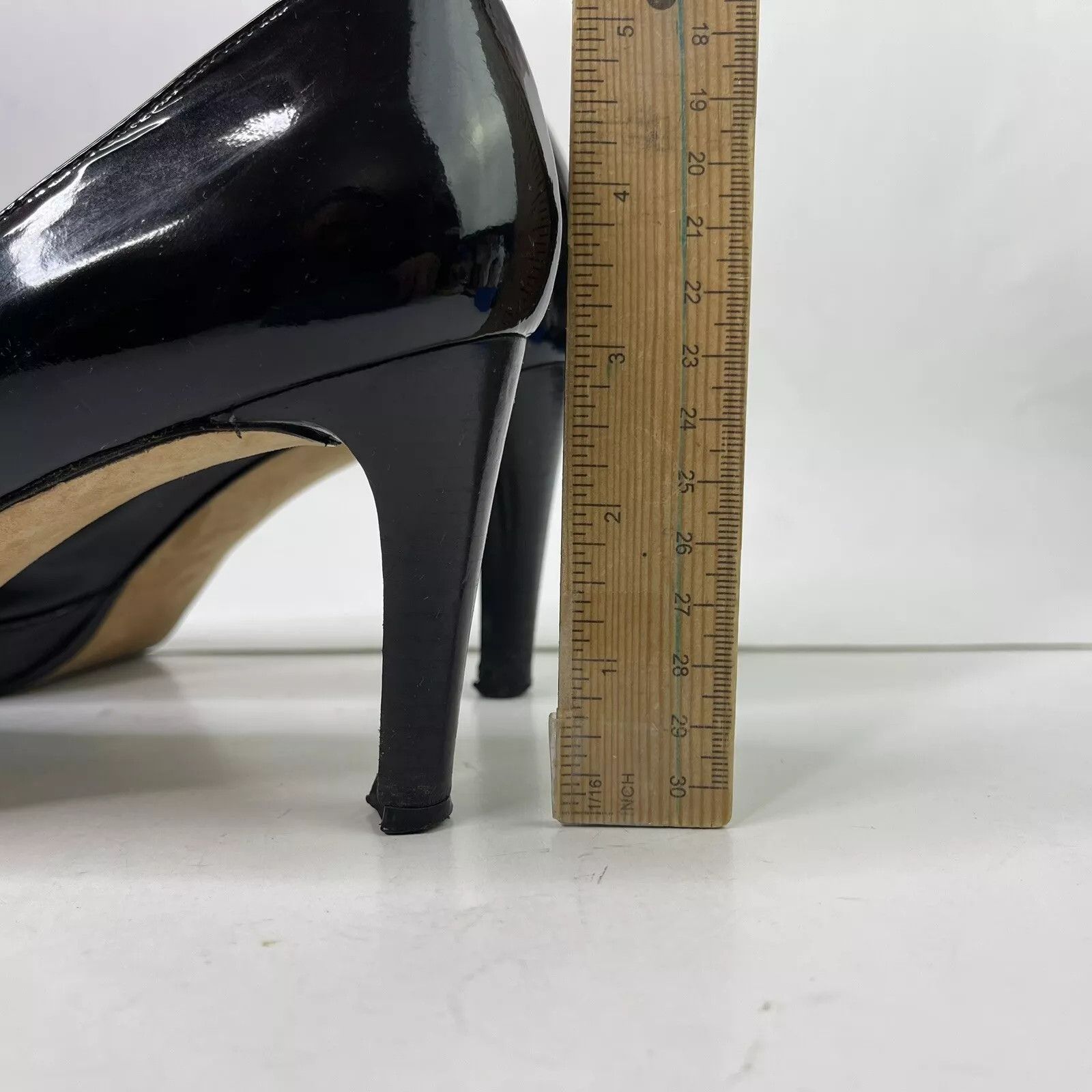 Stuart Weitzman Stuart Weitzman Black Patent Leather Strap Peep Toe 9.5M Size US 9.5 / IT 39.5 - 7 Thumbnail
