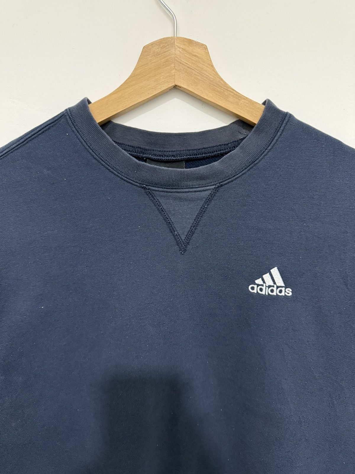 Adidas Vintage Adidas Stripe Blue Longsleeve Embroidery Sweatshirt Size US M / EU 48-50 / 2 - 3 Thumbnail