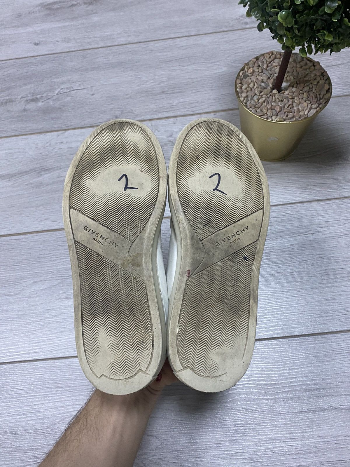 Givenchy GIVENCHY URBAN STREET LOW SNEAKER WHITE & RED Size US 7 / EU 40 - 11 Thumbnail