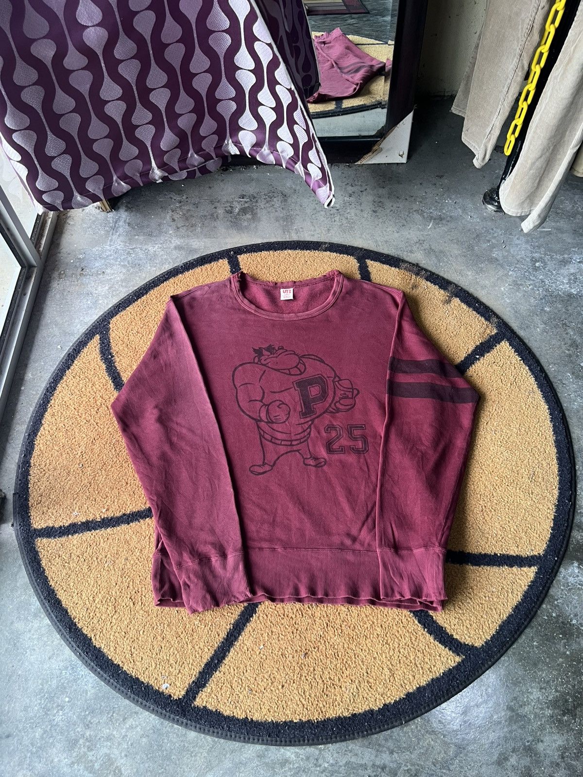 Disney 🔥Distressed Uniqlo x Disney Crewneck Sweatshirt Size US M / EU 48-50 / 2 - 1 Thumbnail