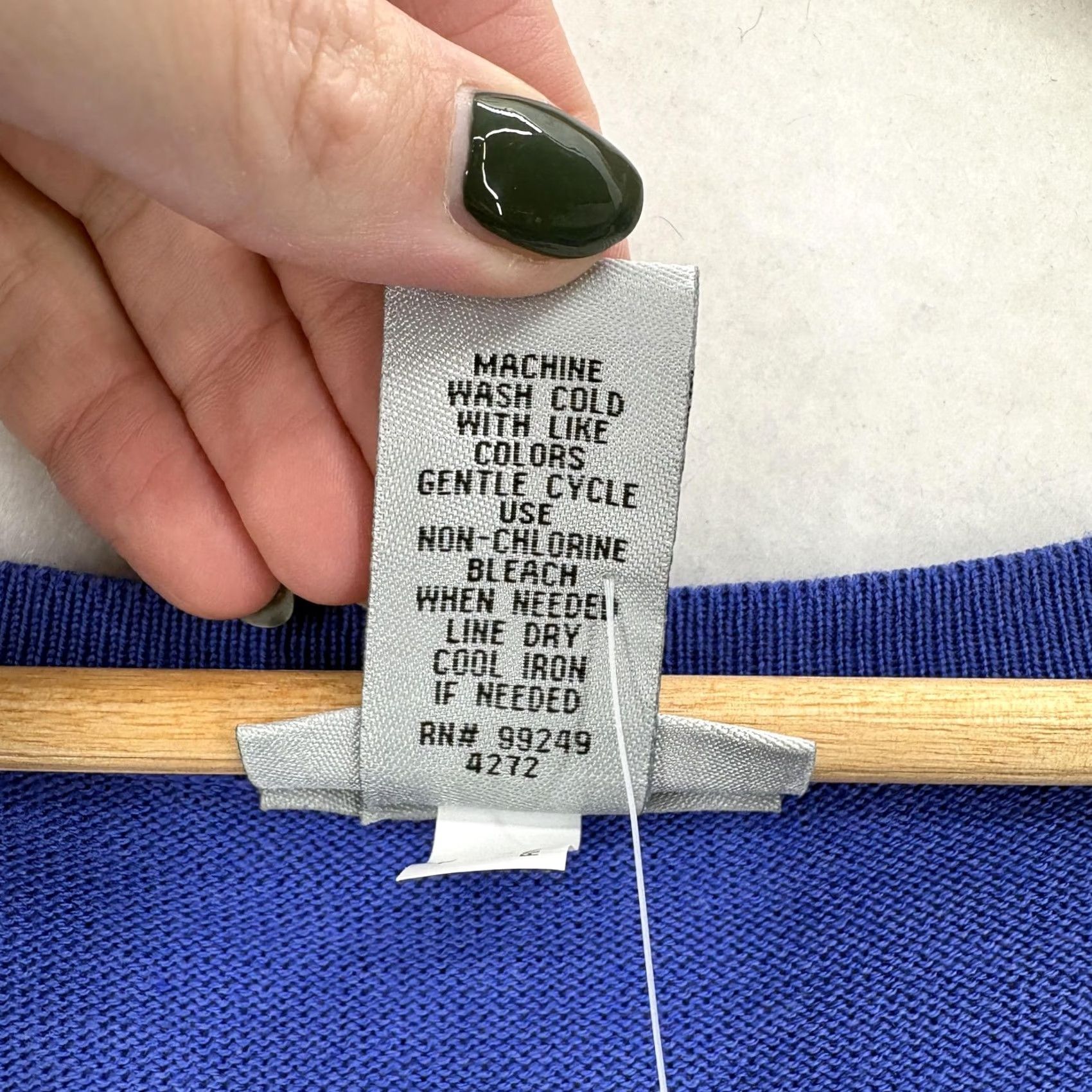 Vintage Catherine's Sweater Womens 4X 30/32W Blue Button Front Cardigan Plus Size V Neck Shirt Womens 4X Blue Cardigan Size XXL / US 16-18 / IT 52-54 - 4 Thumbnail