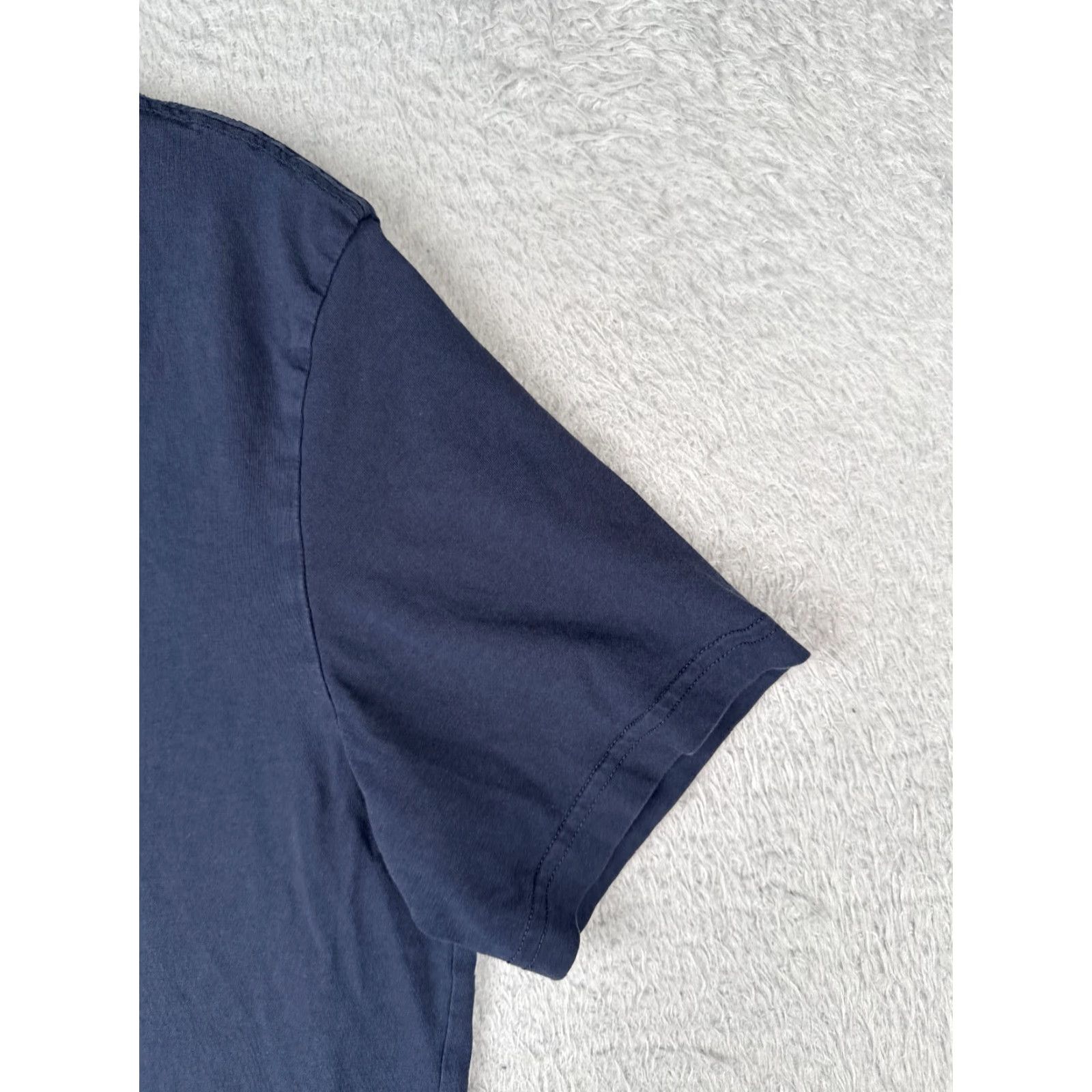 Tommy Hilfiger VINTAGE Tommy Hilfiger Shirt Men Adult Medium Blue Short Sleeve Crew Neck 100% Cotton Logo Embroidered Mens Shirt Size US M / EU 48-50 / 2 - 2 Thumbnail