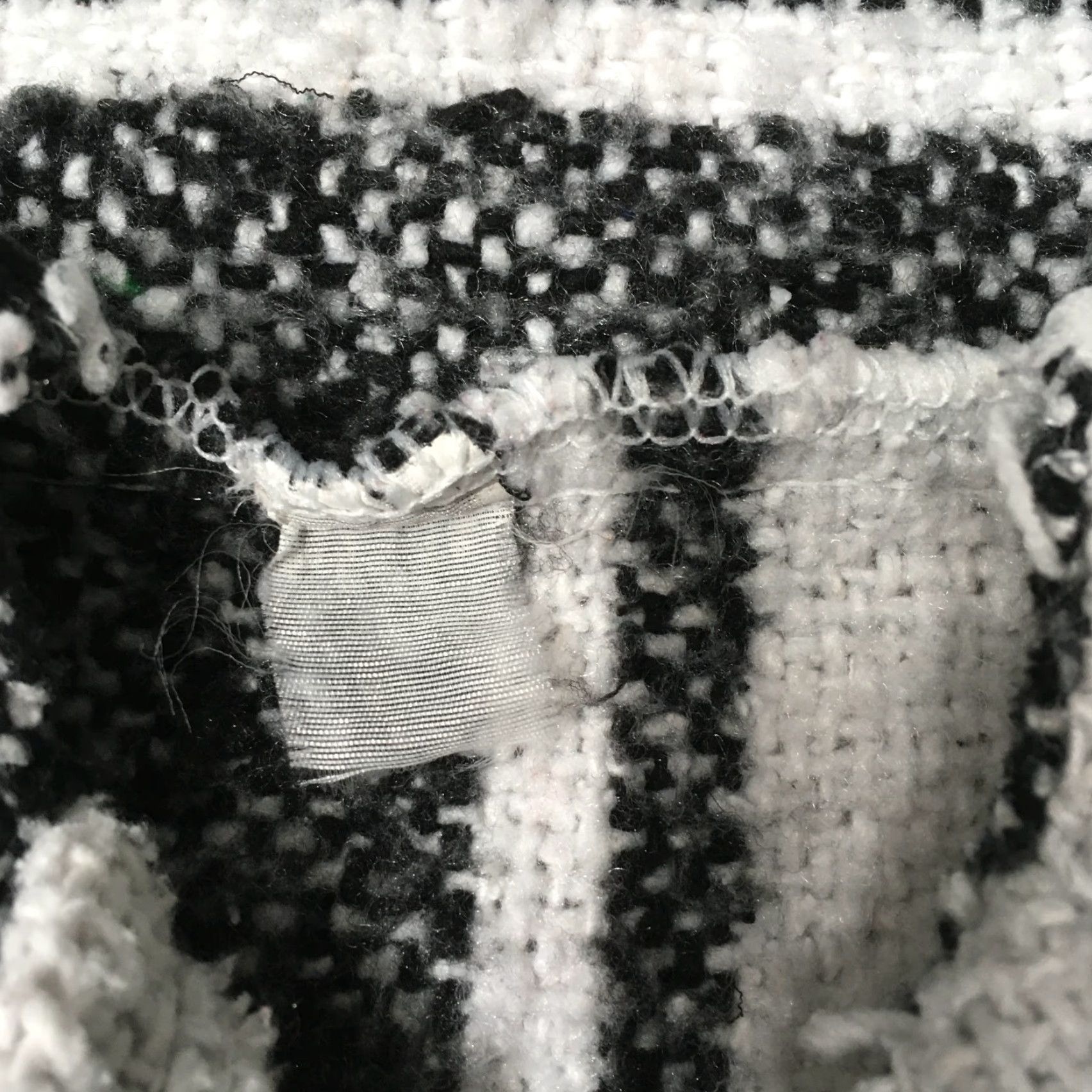 Vintage VINTAGE Hoodie Pullover Mens M Black White Drug Rug Hippie Baja Poncho Hooded Geometric 80s Mens Size US M / EU 48-50 / 2 - 5 Thumbnail