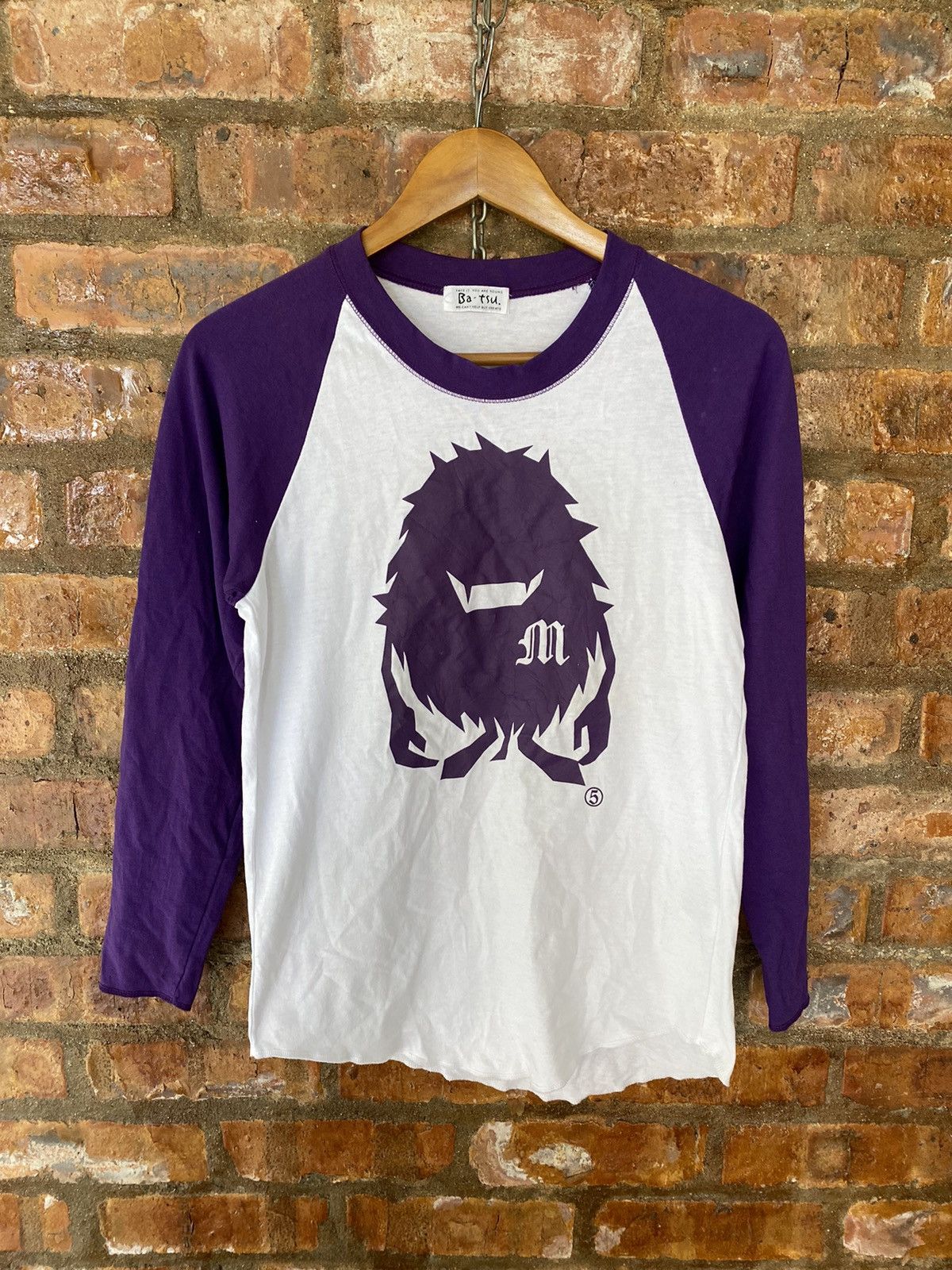 20471120 × Beauty Beast × Japanese Brand 1990s Ba -Tsu Japan Monster Multiple Raglan Size S / US 4 / IT 40 - 2 Thumbnail
