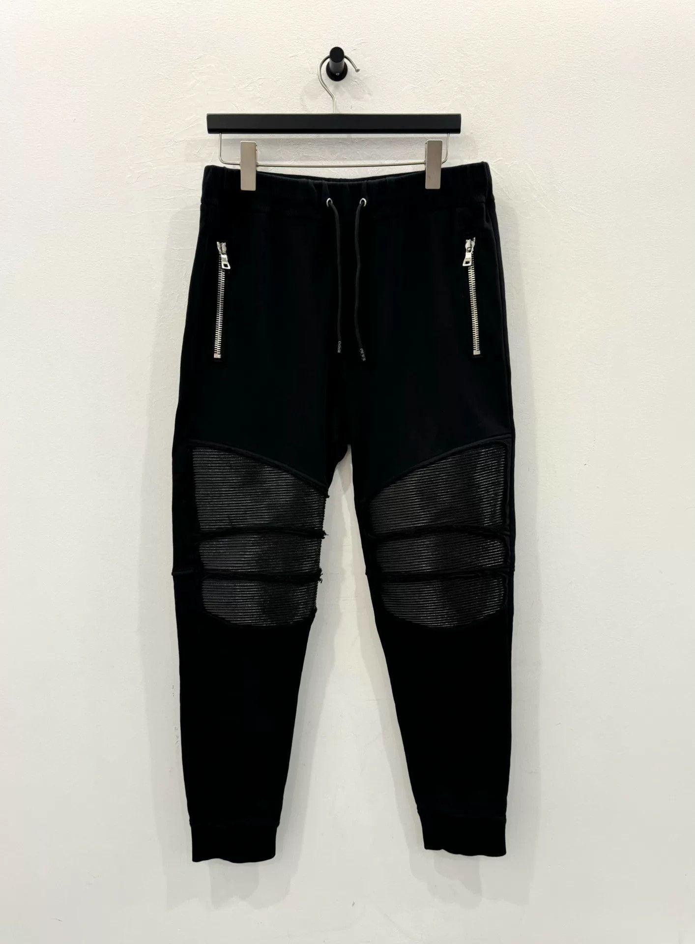 Balmain balmain black logo athletic sweatpants Size US 32 / EU 48 - 1 Thumbnail