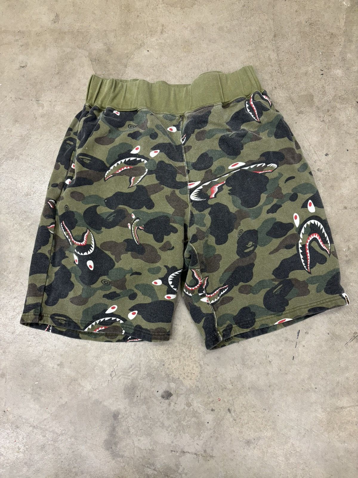 Bape Bathing Ape Camo Shorts Size US 31 - 1 Thumbnail