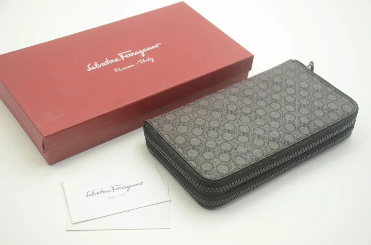 Salvatore Ferragamo Ferragamo Fortune Buckle Double Zip Clutch Wallet Full Logo Size ONE SIZE - 1 Thumbnail