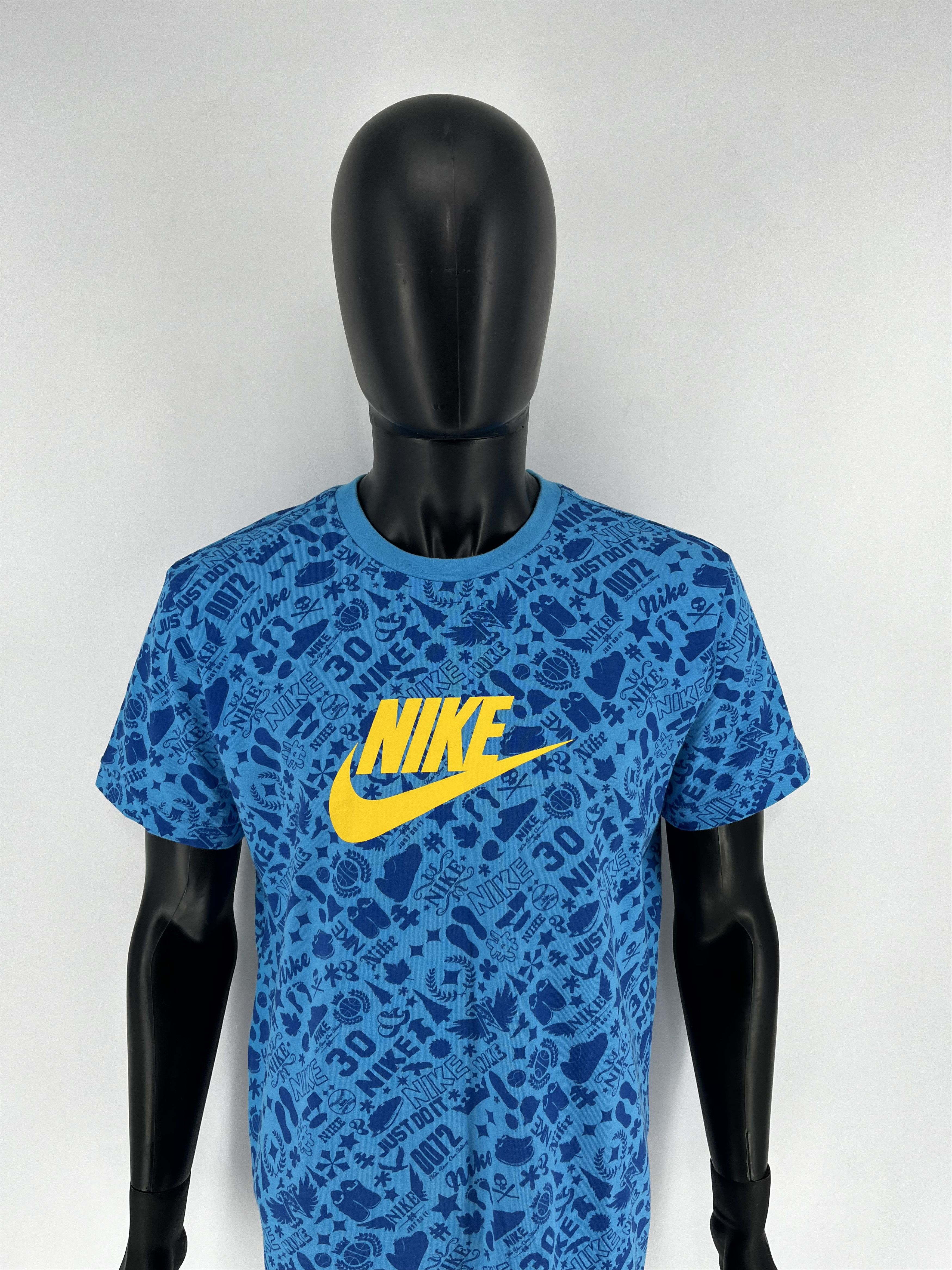 Nike Vintage y2K Nike Swoosh Logo Tee Travis Scott Style Grailed Size US XL / EU 56 / 4 - 5 Thumbnail