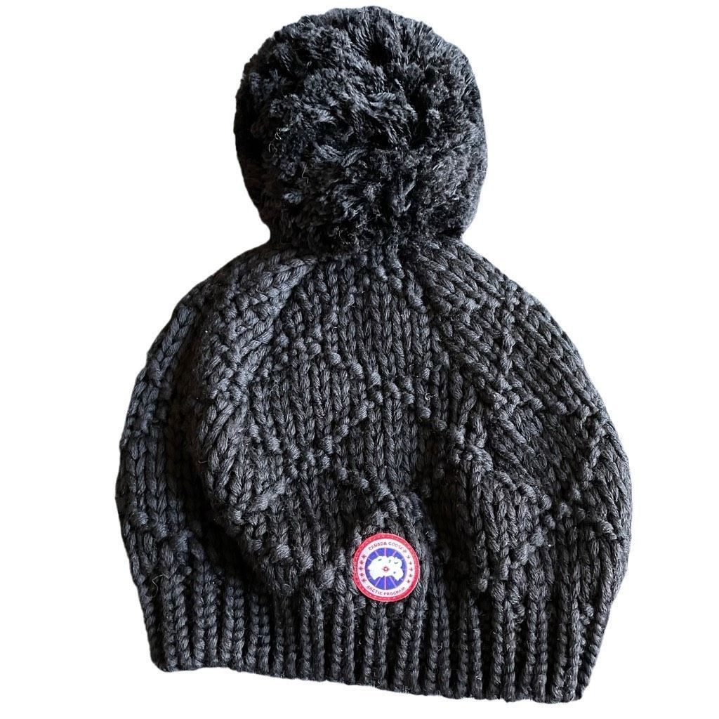 image of Canada Goose Beanie Hat Merino Wool Oversized Pom-Pom Black, Women's