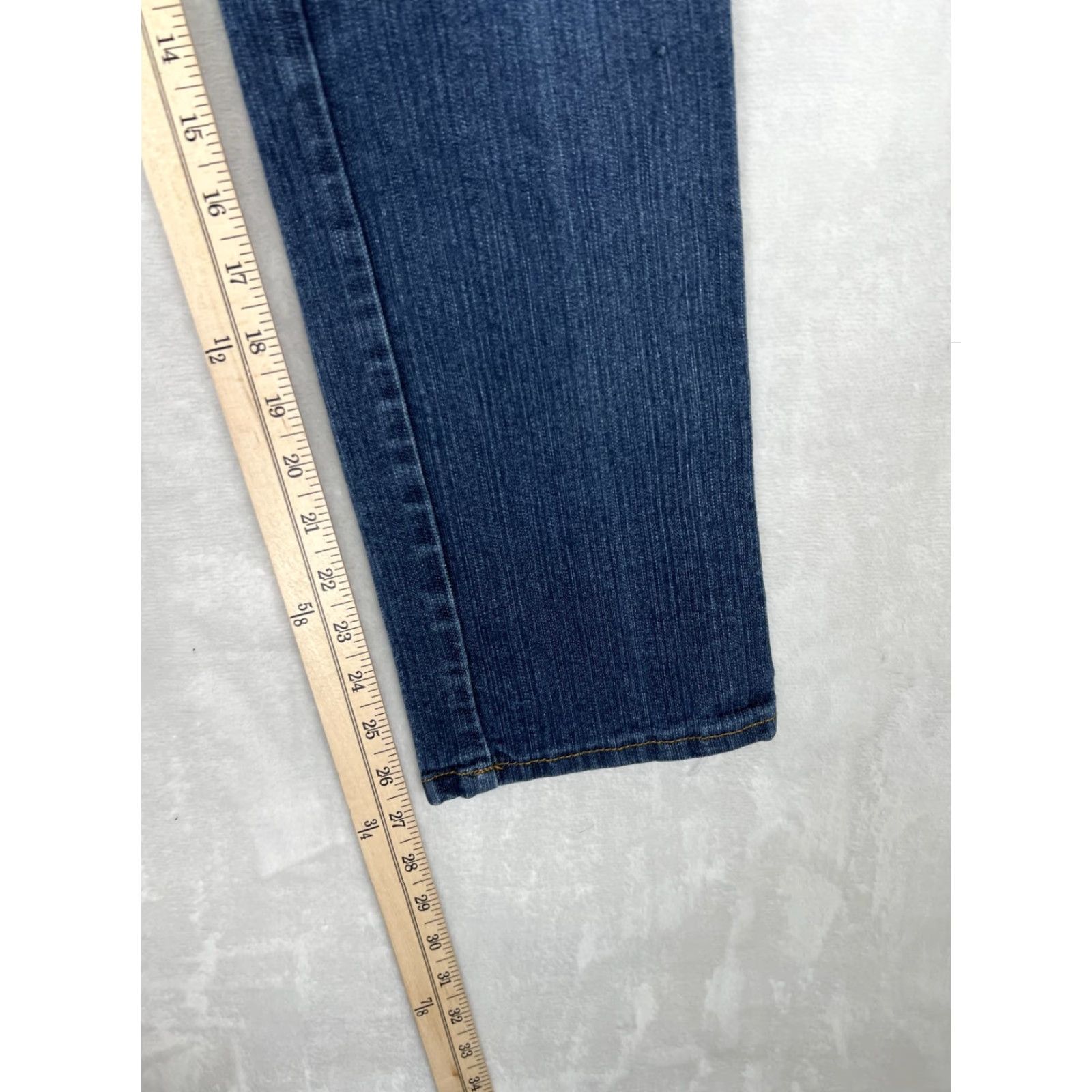 Levi's Levi's Jeans Womens 32 Blue Medium Wash Mid Rise Straight Leg Denim Pants Size 24" / US 00 / IT 34 - 3 Thumbnail