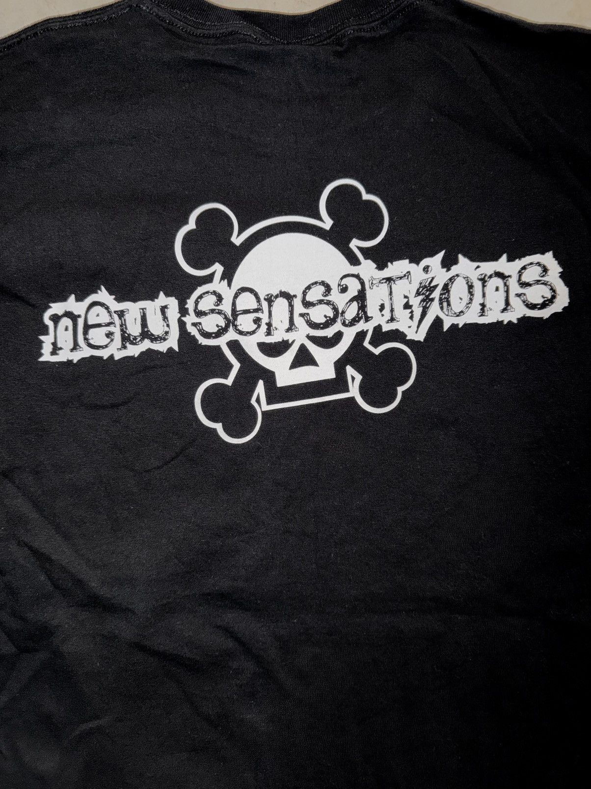 Gildan Vintage Y2K New Sensations Skull Grunge Tee RARE Size US XL / EU 56 / 4 - 4 Thumbnail